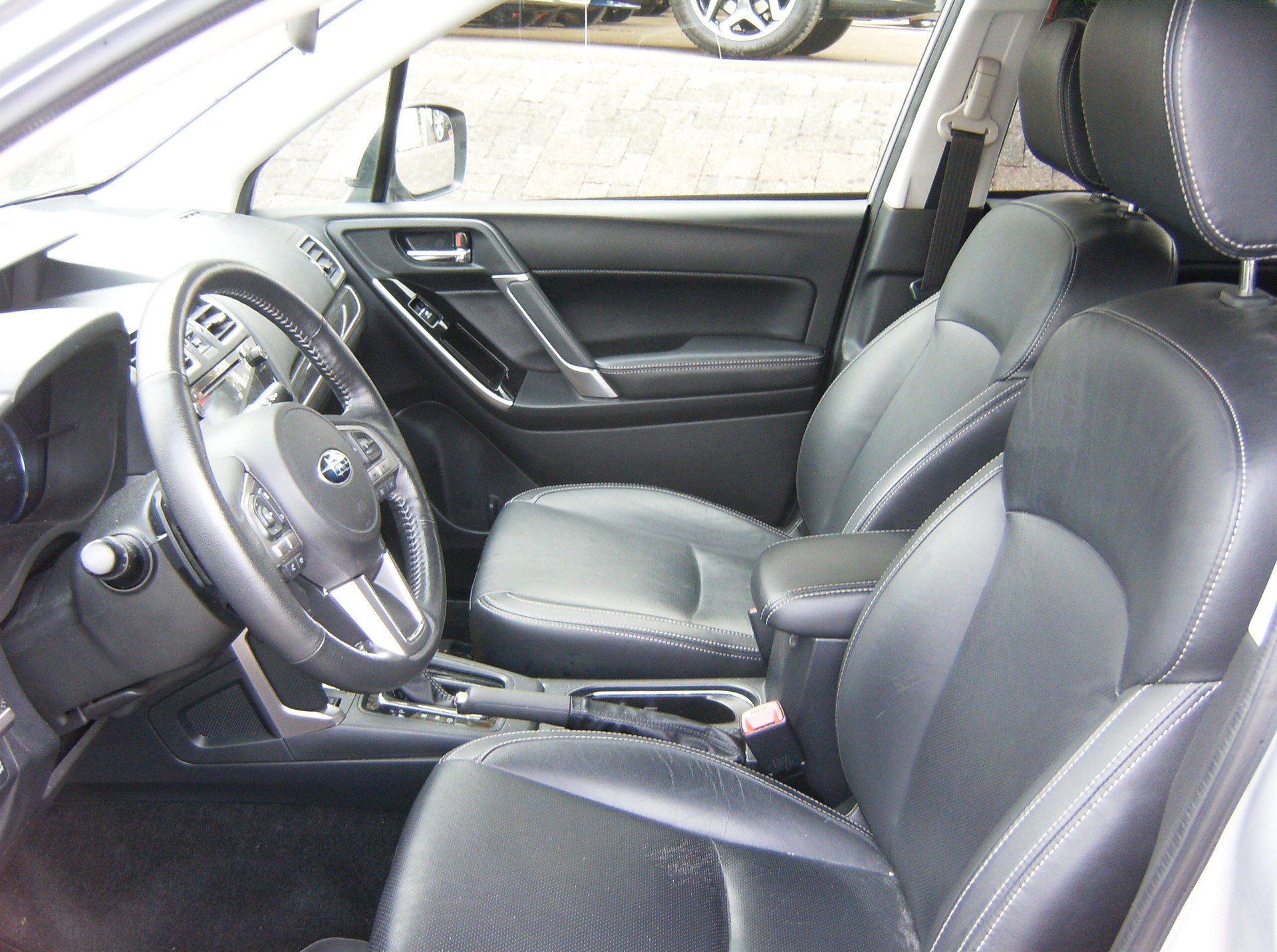 SUBARU Forester 2.0i Executive Lineartronic-image-7