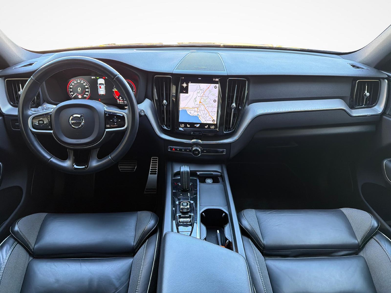 VOLVO XC60 2.0 T6 TE R-Design eAWD-image-14