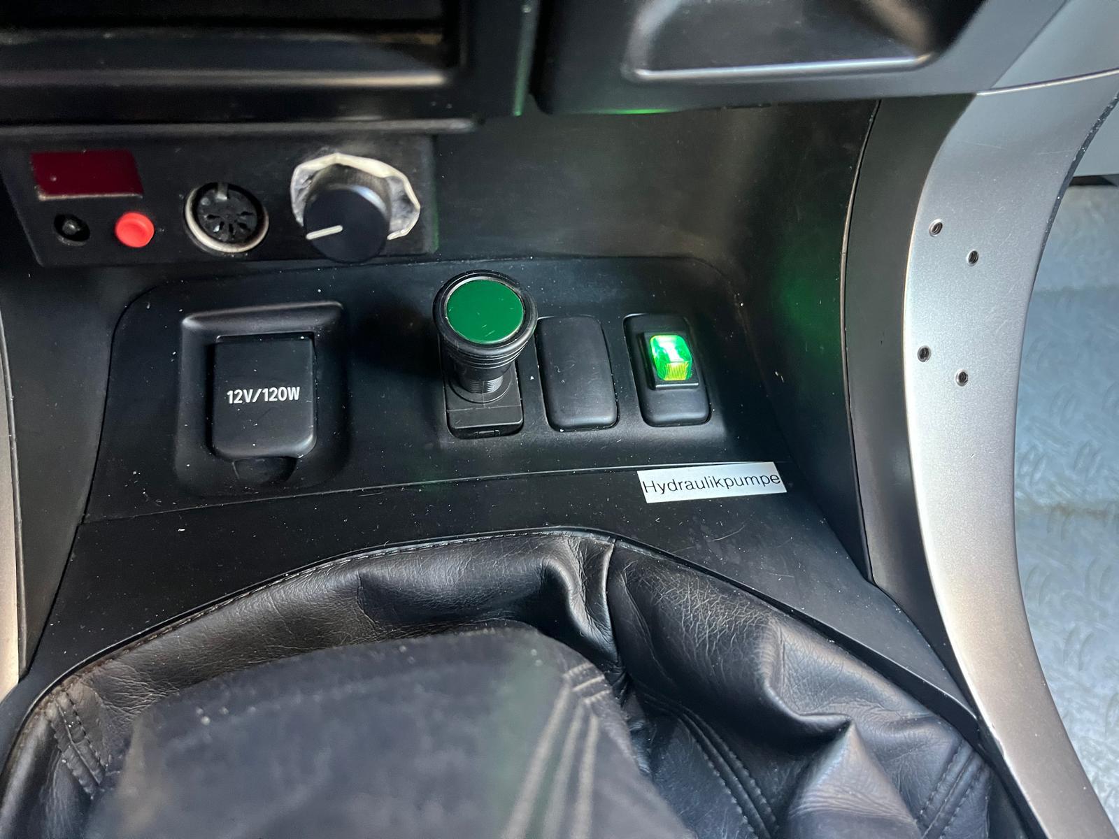 TOYOTA Land Cruiser 3.0 TD Linea Terra-image-9