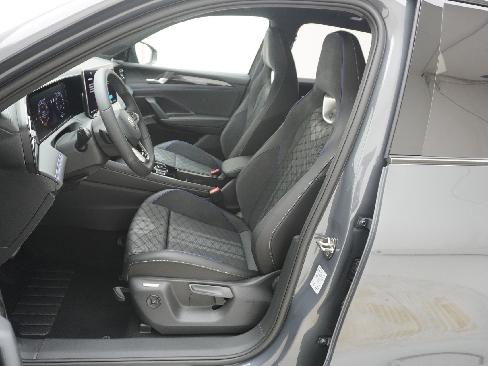 VW Tiguan 2.0 TDI R-Line 4motion-image-12