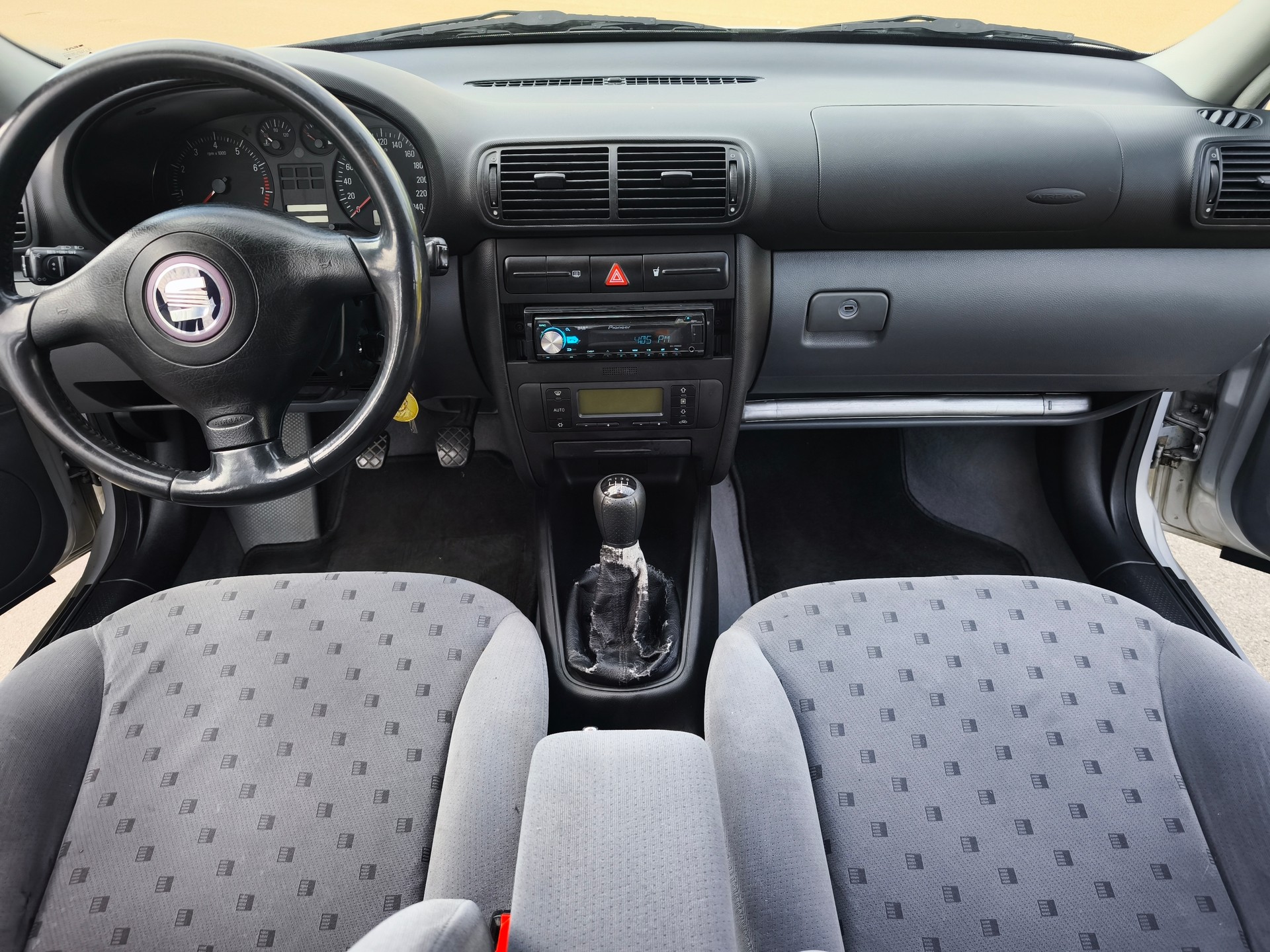 SEAT Toledo 1.8 Sport-image-9