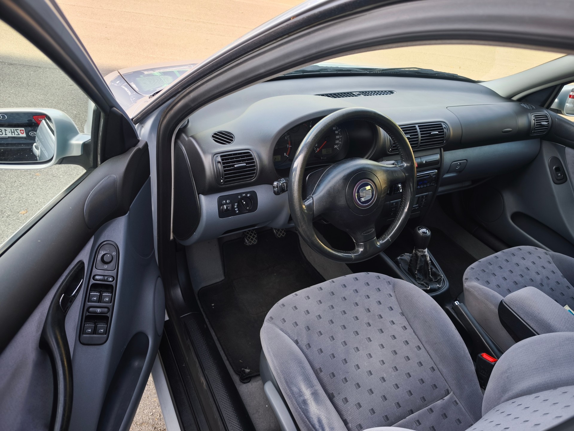 SEAT Toledo 1.8 Sport-image-11