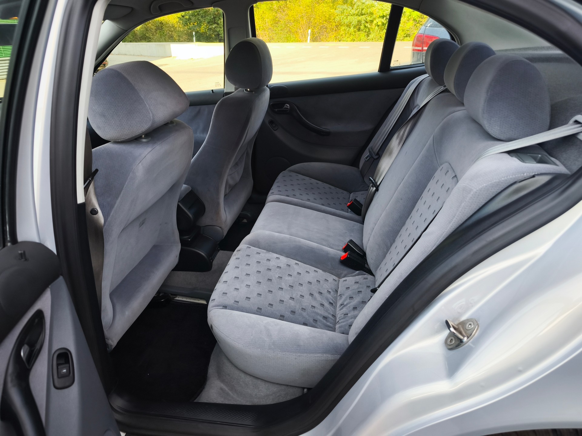 SEAT Toledo 1.8 Sport-image-8