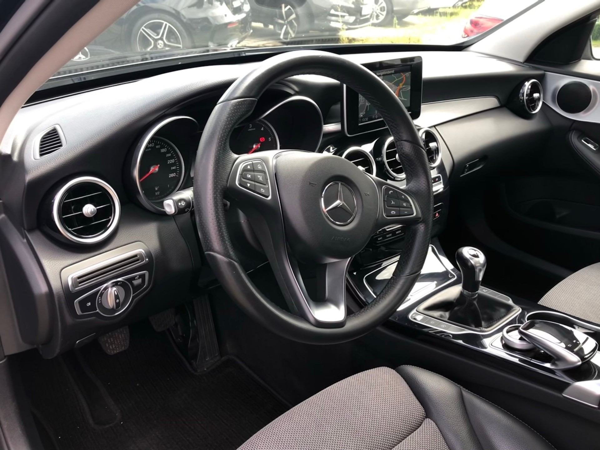 MERCEDES-BENZ C 200 d-image-2