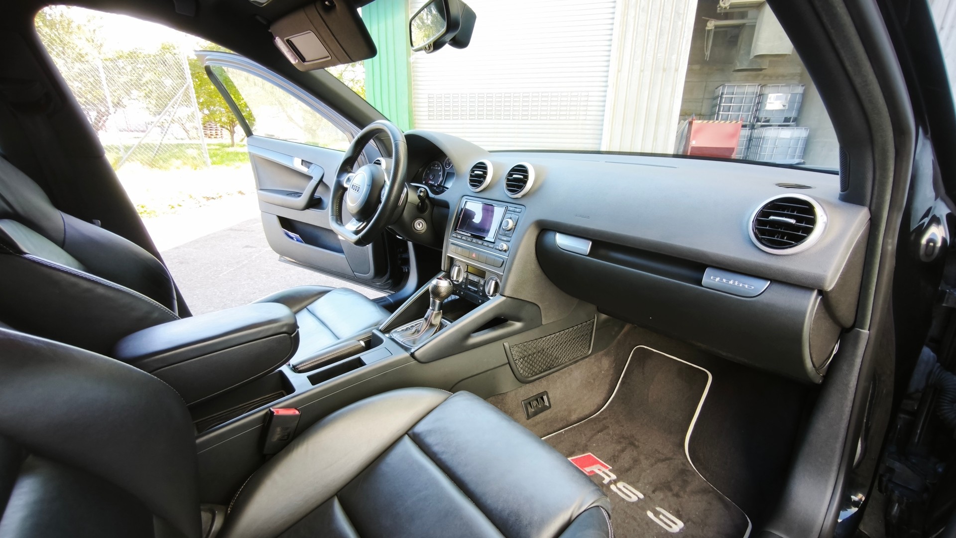 AUDI RS3 Sportback 2.5 TFSI quattro S-tronic-image-5