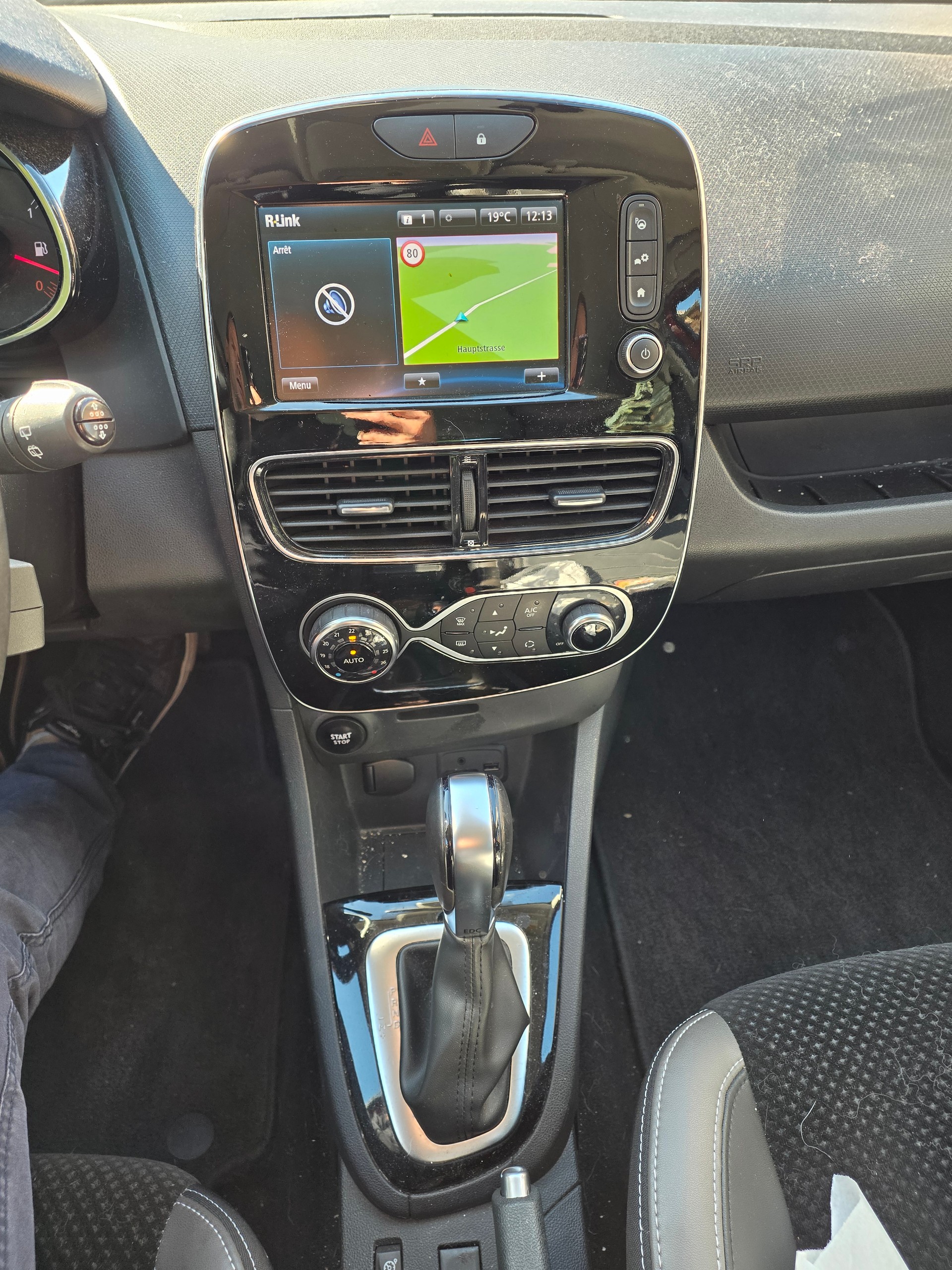 RENAULT Clio 1.2 16V T Swiss Edition EDC-image-11