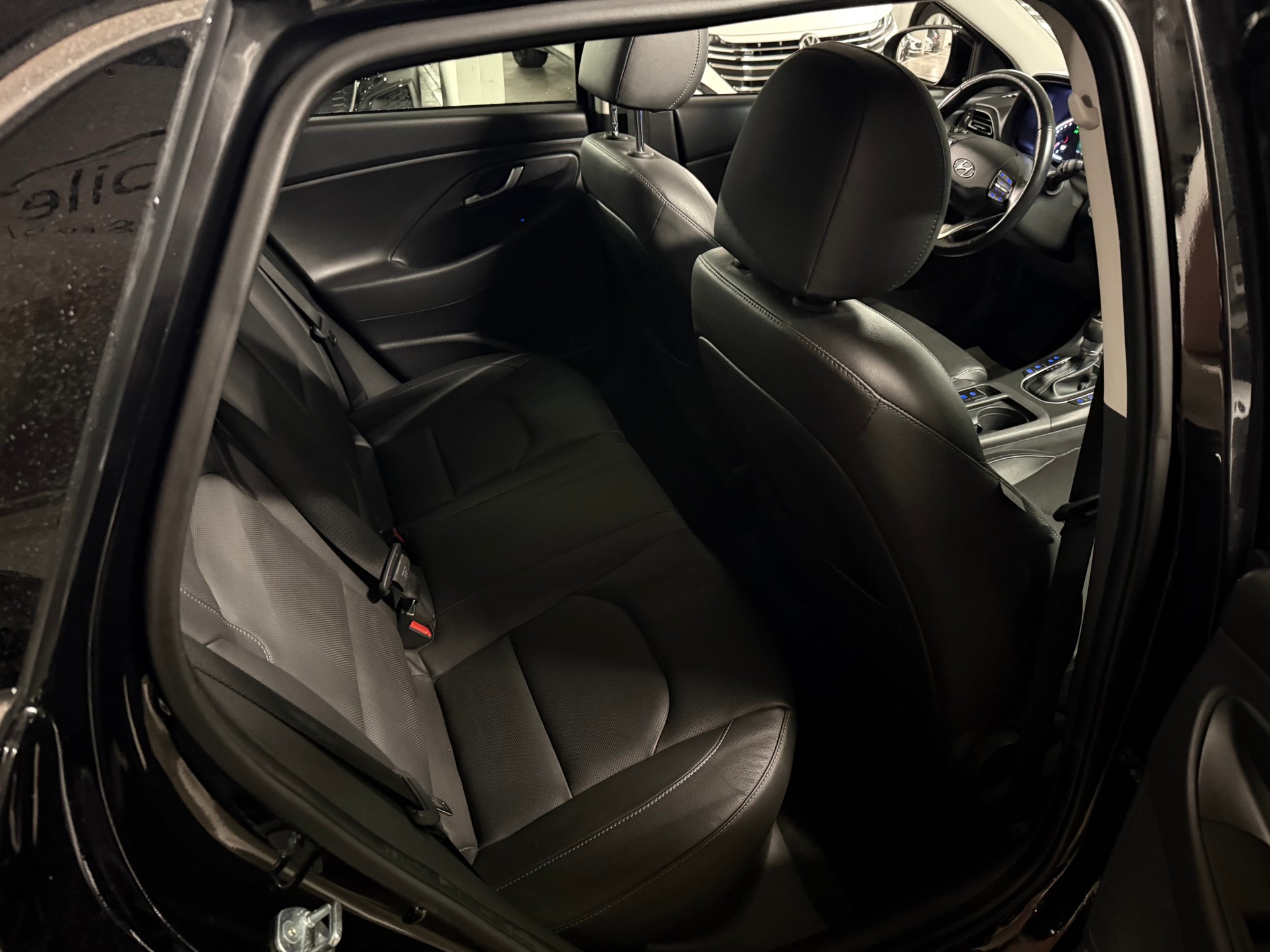 HYUNDAI i30 1.5 T-GDi Vertex 48V MH DCT Panorama, RF- Kamera, Sitzheizung, Lüftung-image-10