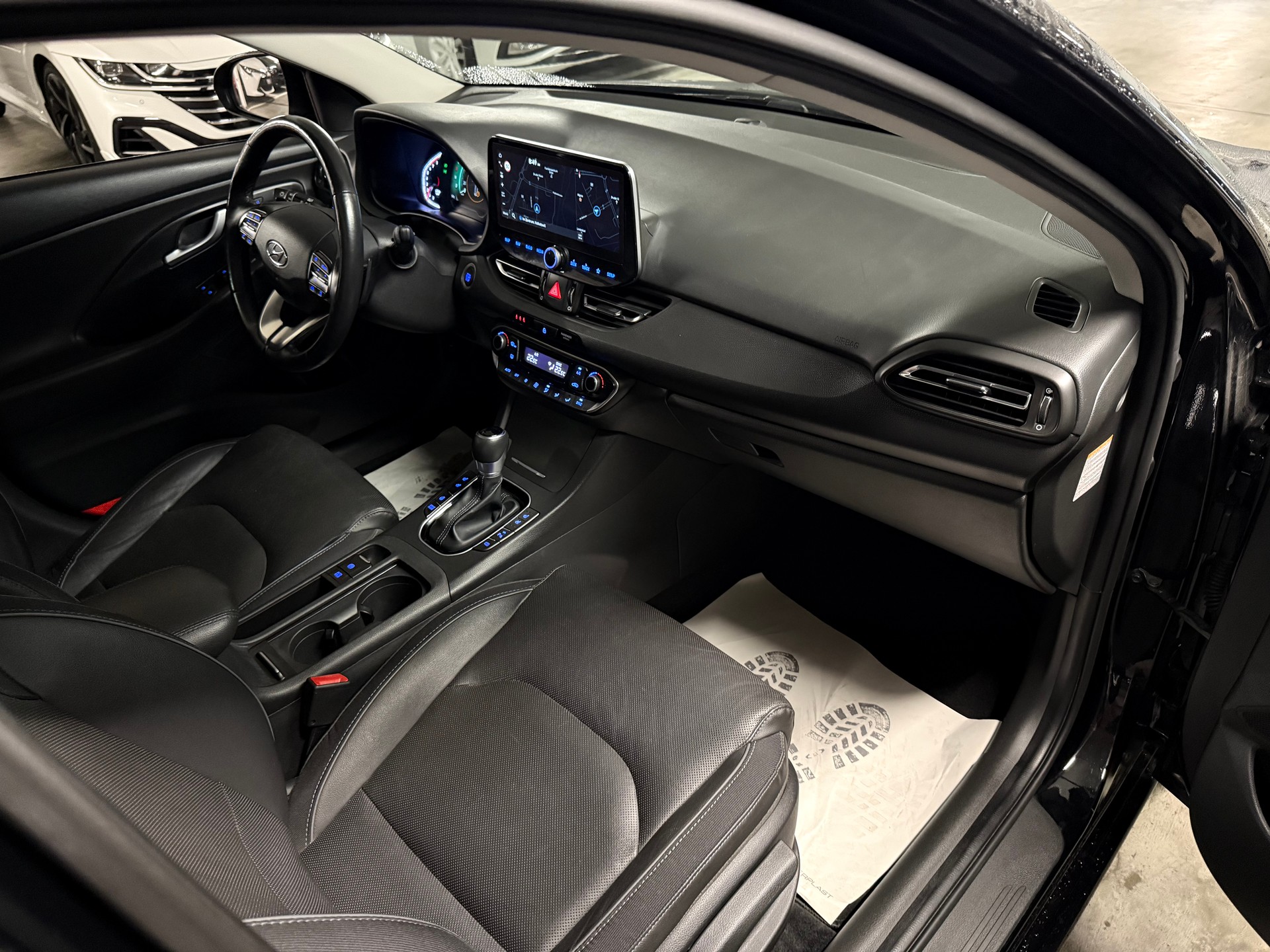 HYUNDAI i30 1.5 T-GDi Vertex 48V MH DCT Panorama, RF- Kamera, Sitzheizung, Lüftung-image-8