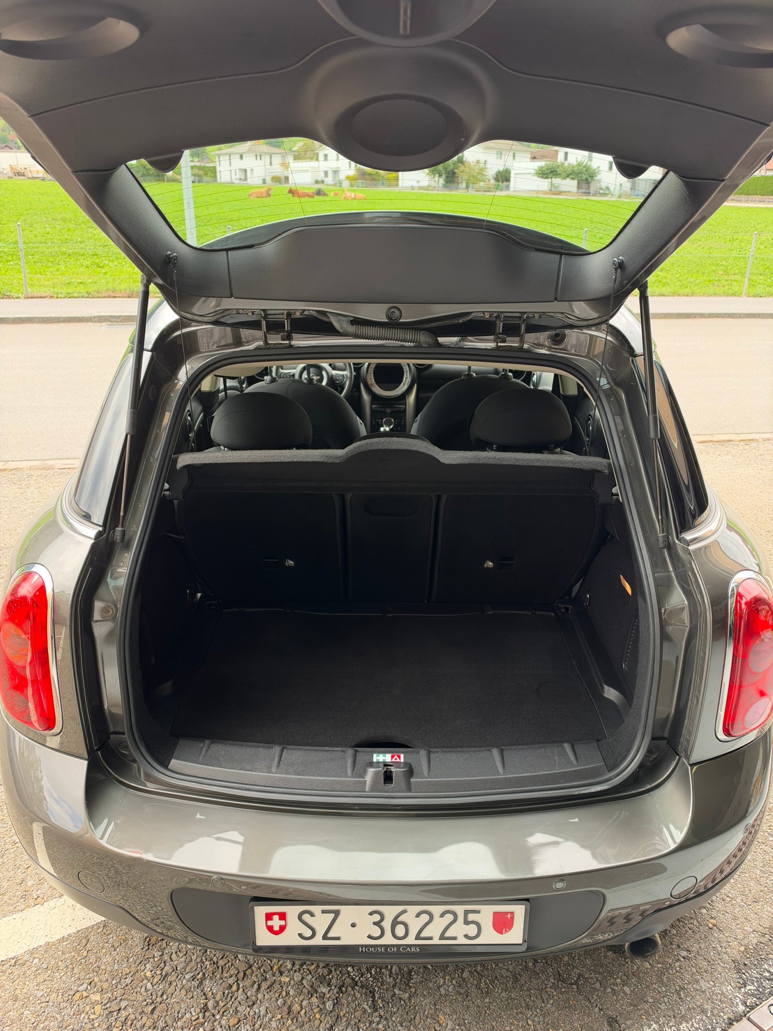 MINI 1.6i Cooper ALL4-image-5