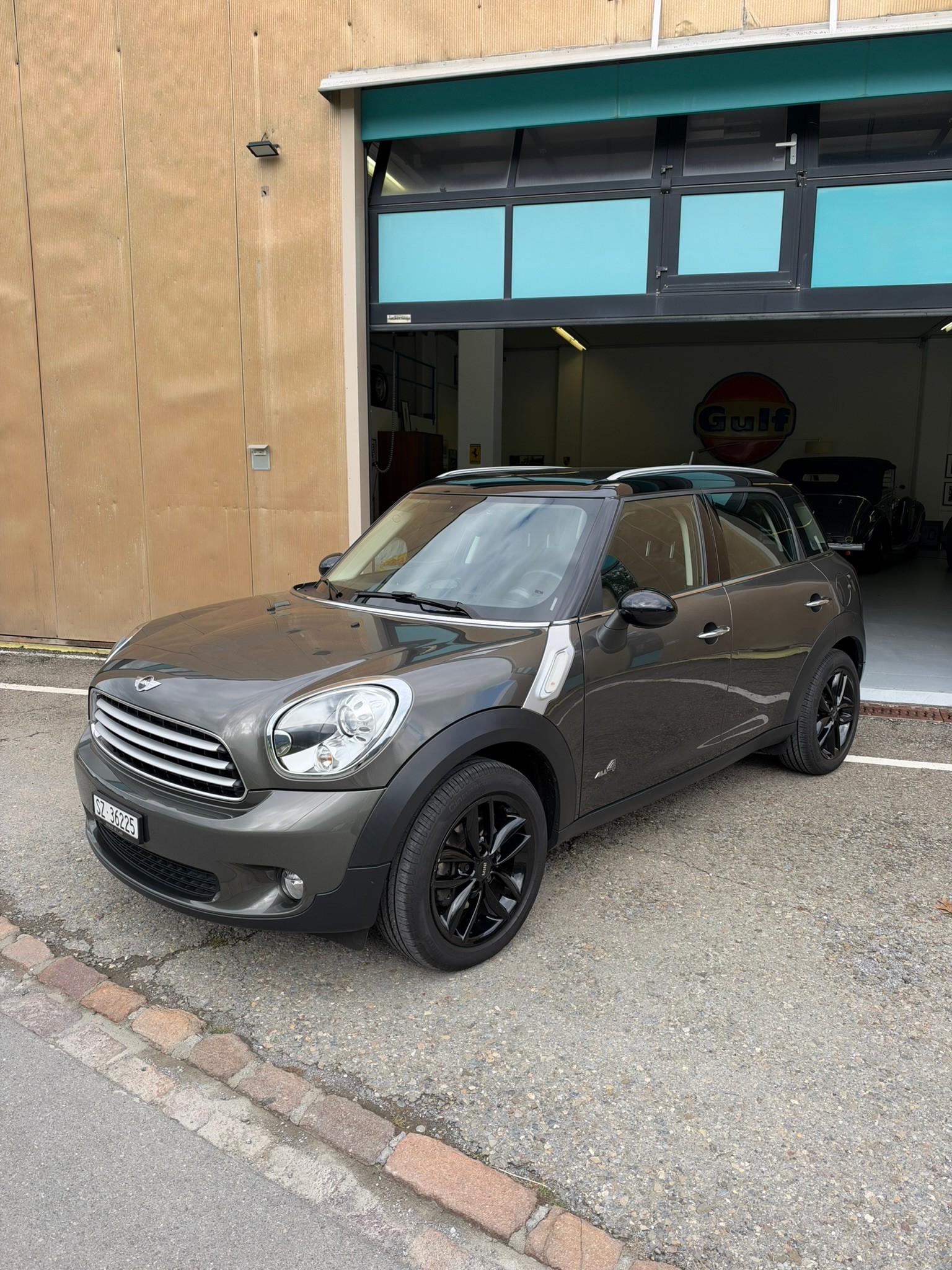 MINI 1.6i Cooper ALL4-image-0