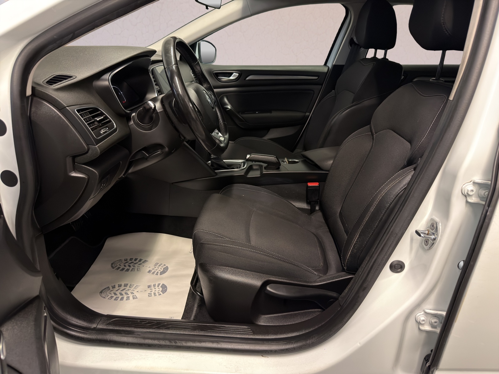 RENAULT Mégane Grandtour 1.5 dCi Business EDC-image-14