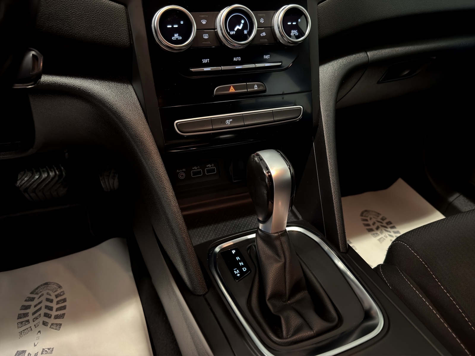 RENAULT Mégane Grandtour 1.5 dCi Business EDC-image-12