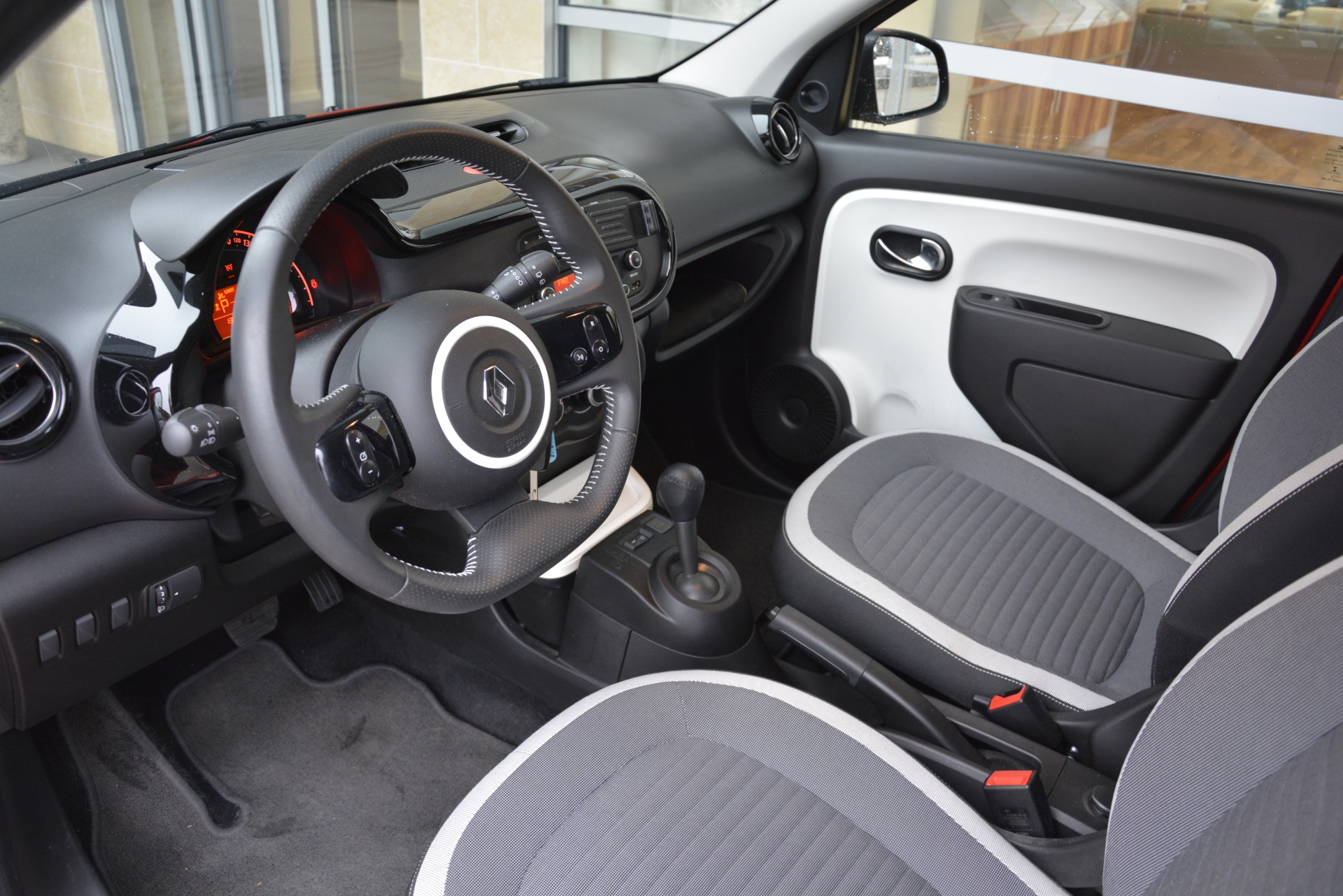 RENAULT Twingo 0.9 TCe 90 City Automat-image-4