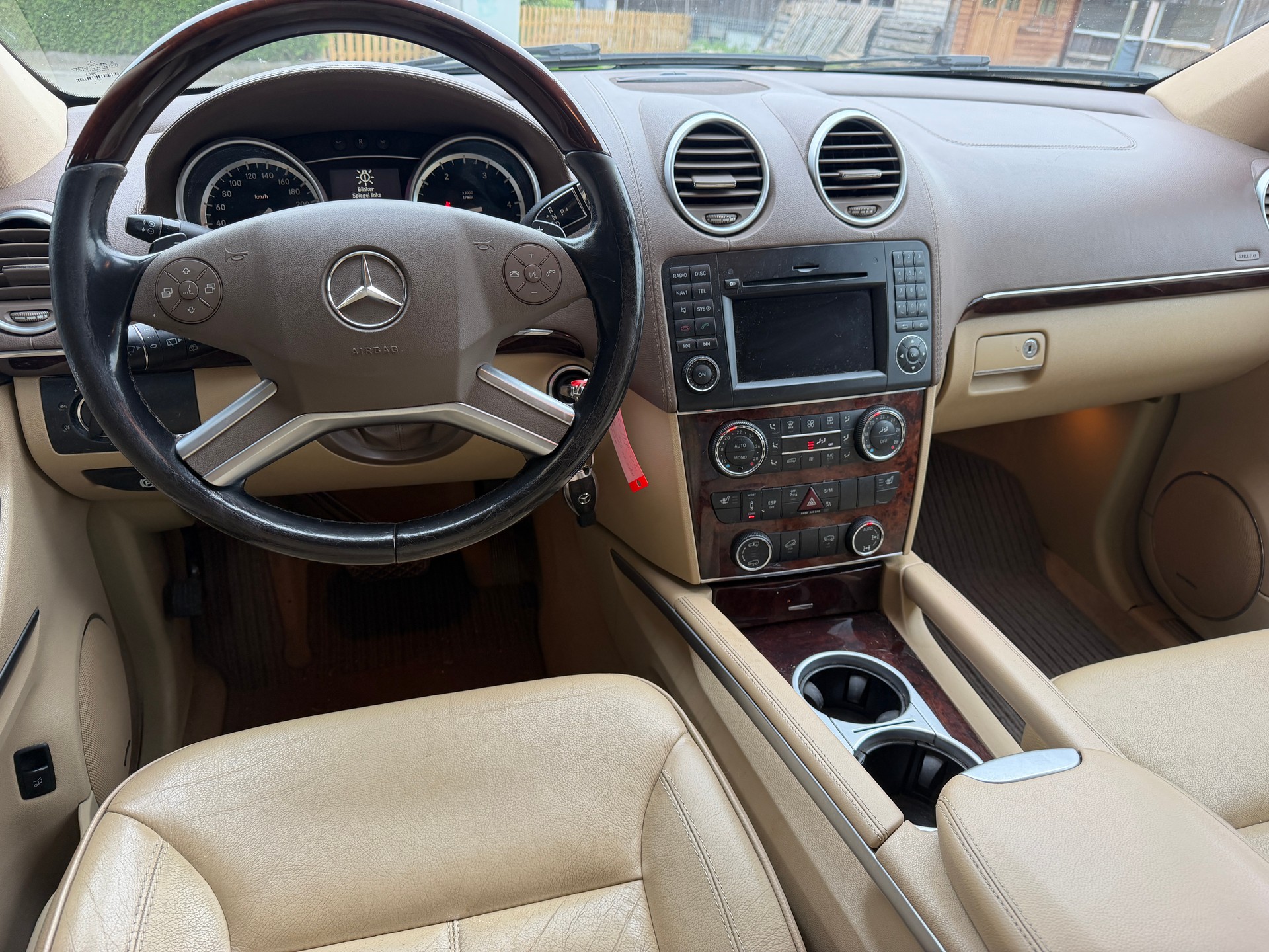 MERCEDES-BENZ GL 350 CDI BlueEfficiency 4Matic 7G-Tronic-image-11