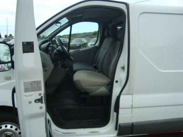 RENAULT Trafic 2.0 dCi 115 2.9t L1H1-image-6