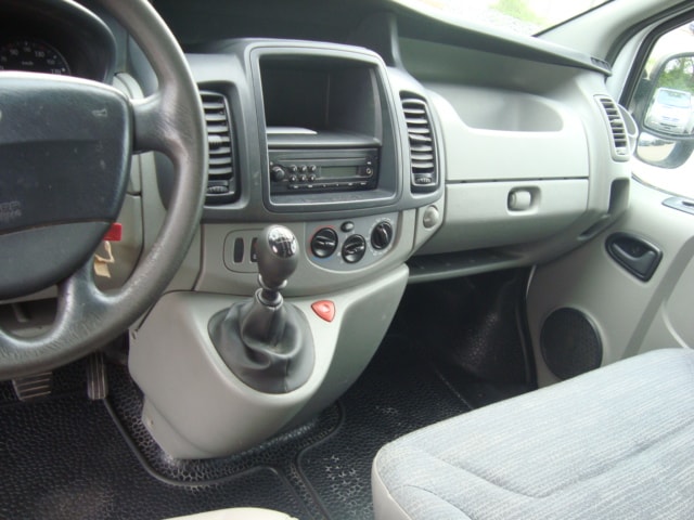 RENAULT Trafic 2.0 dCi 115 2.9t L1H1-image-5