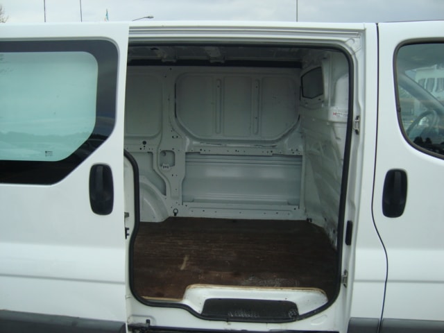 RENAULT Trafic 2.0 dCi 115 2.9t L1H1-image-8