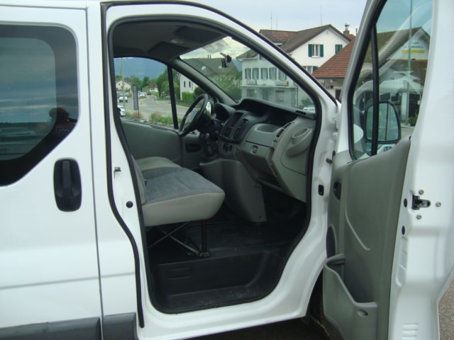 RENAULT Trafic 2.0 dCi 115 2.9t L1H1-image-7