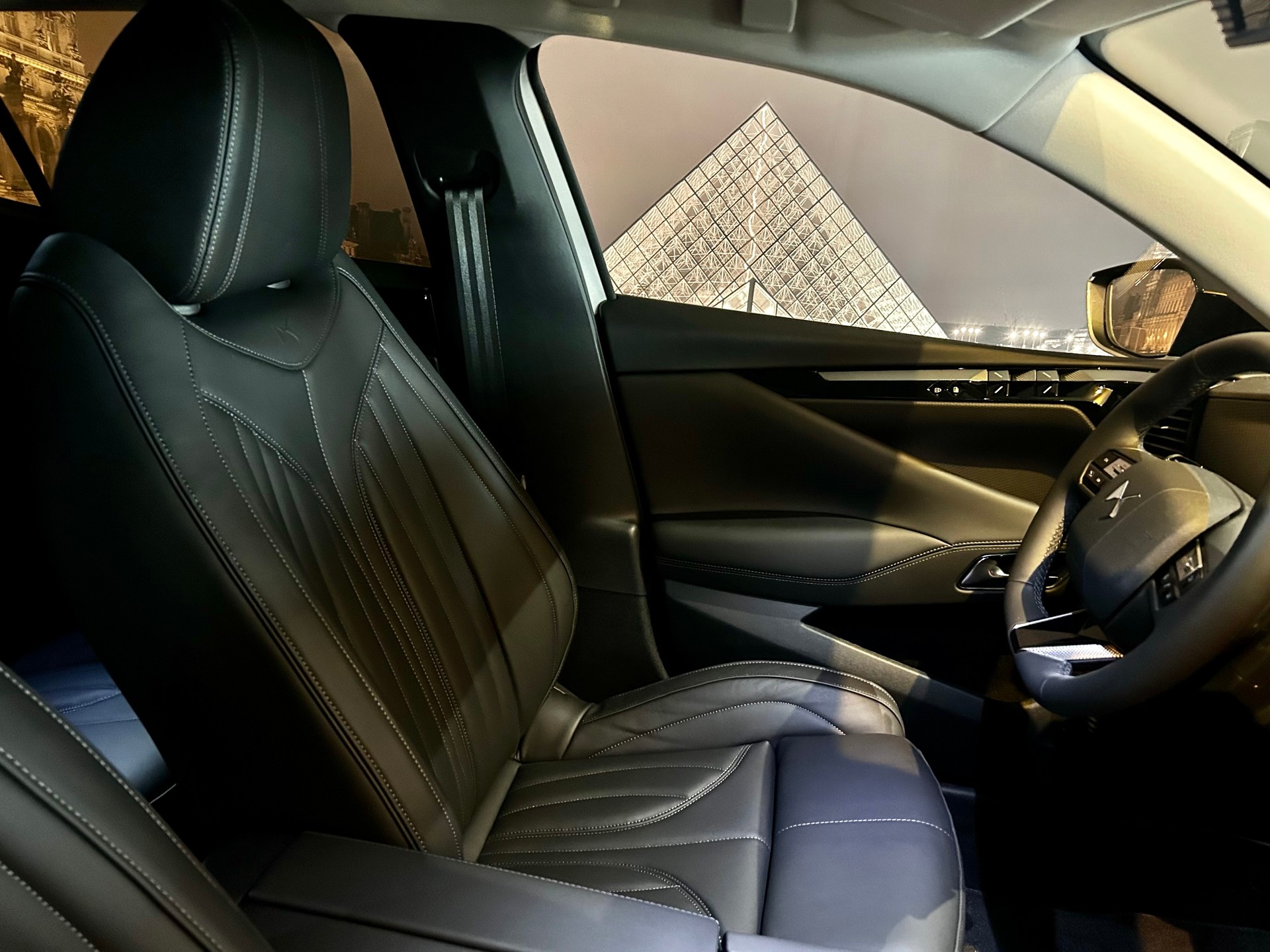 DS AUTOMOBILES DS 4 1.6 E-Tense Rivoli-image-4