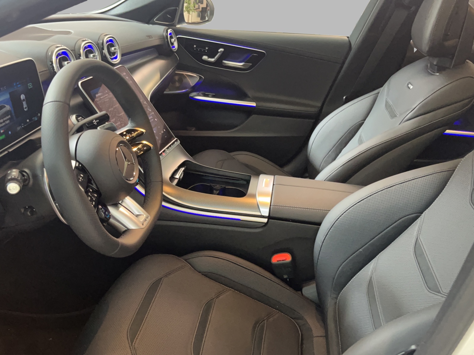 MERCEDES-BENZ C 63 S AMG E Performance 4 Matic-image-6