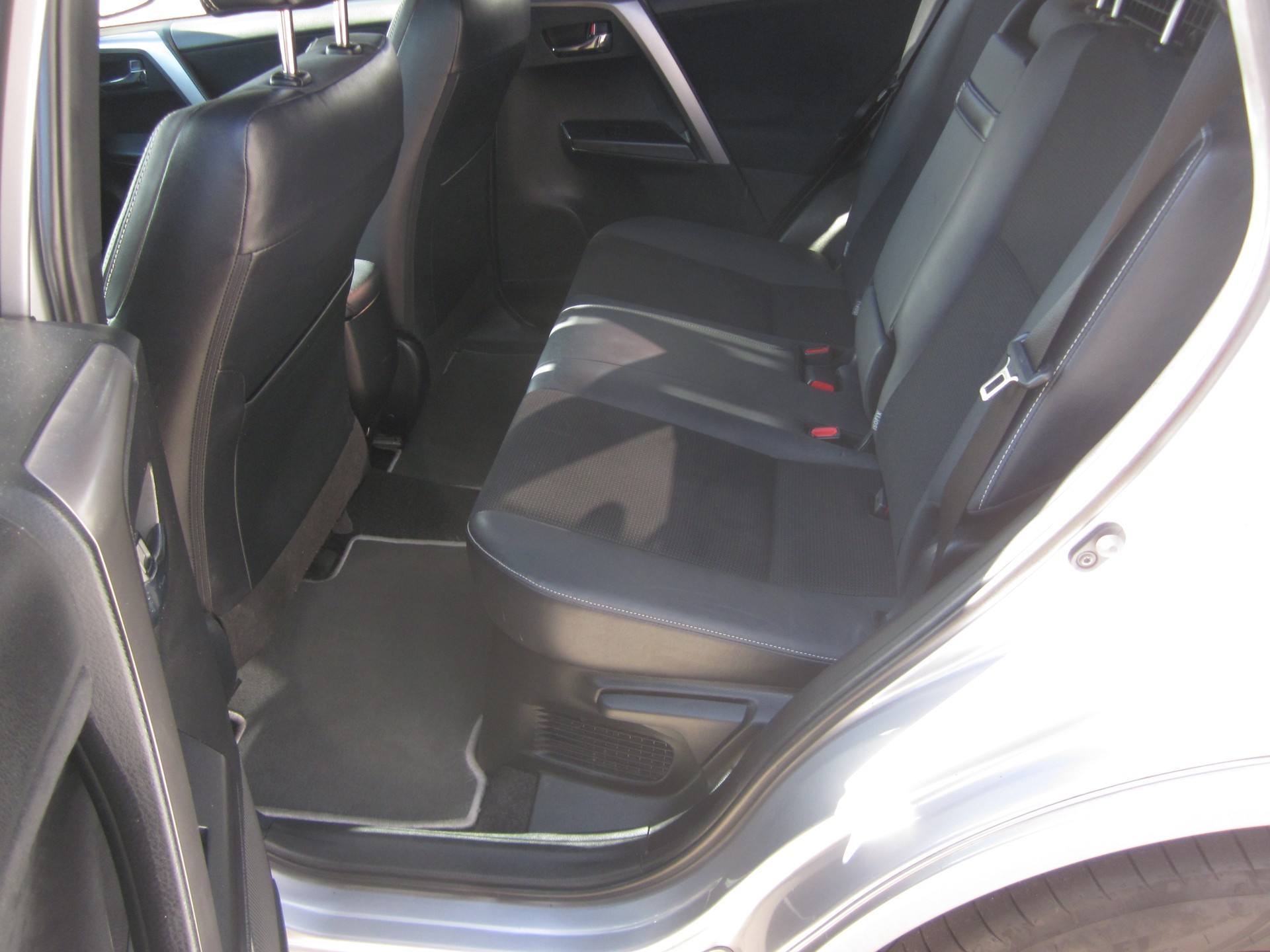 TOYOTA RAV-4 2.5 HSD Sapphire e-CVT-image-9
