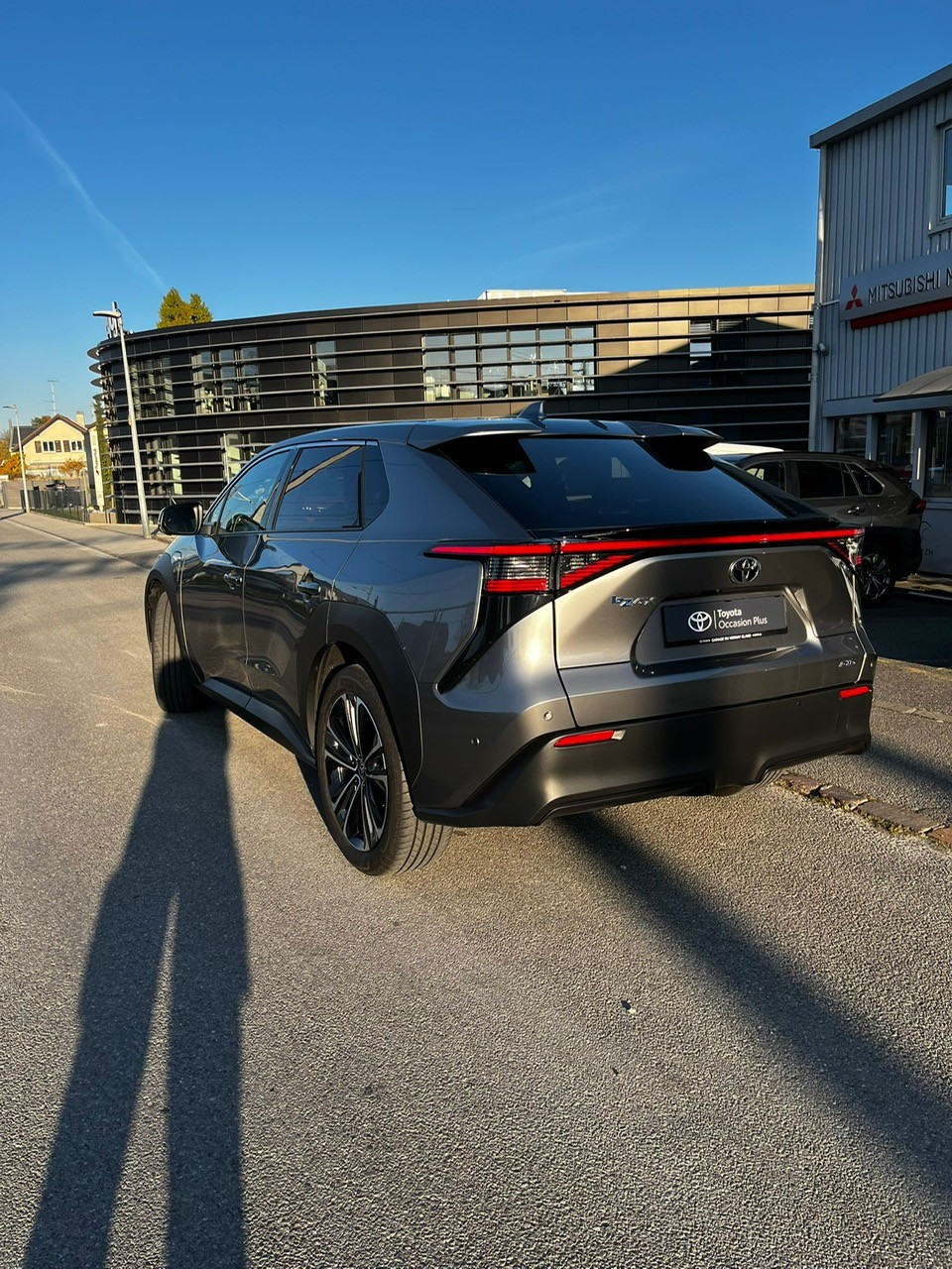 TOYOTA bZ4X Premium 71,4 kWh 4WD-image-4