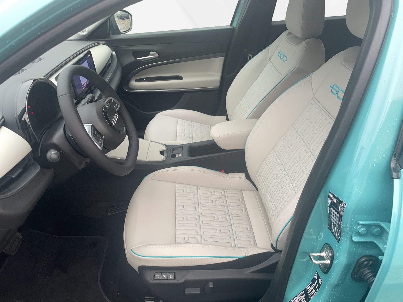 FIAT 600 1.2 Hybrid La Prima-image-8
