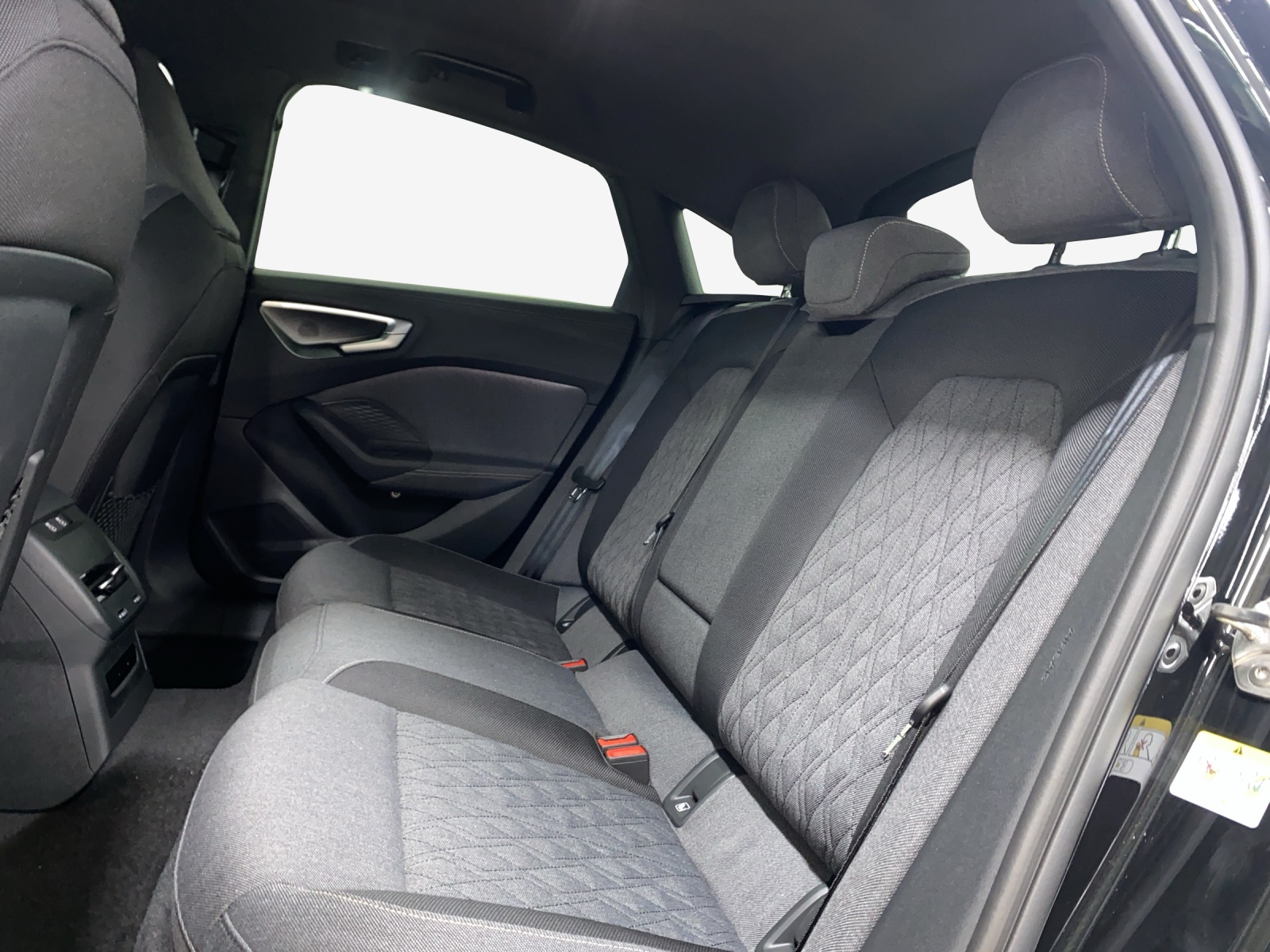 AUDI A5 Limousine TDI quattro 150 kW Attraction S tronic-image-11