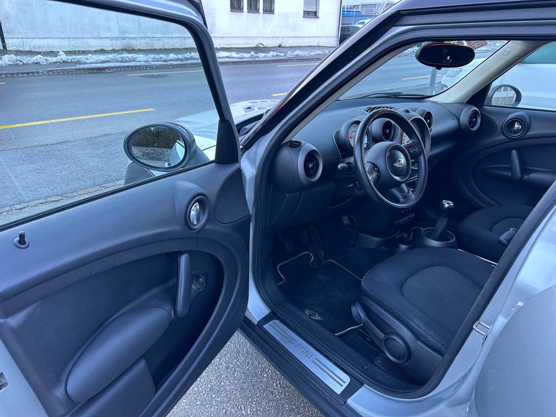 MINI Mini Countryman Cooper D ALL4-image-7