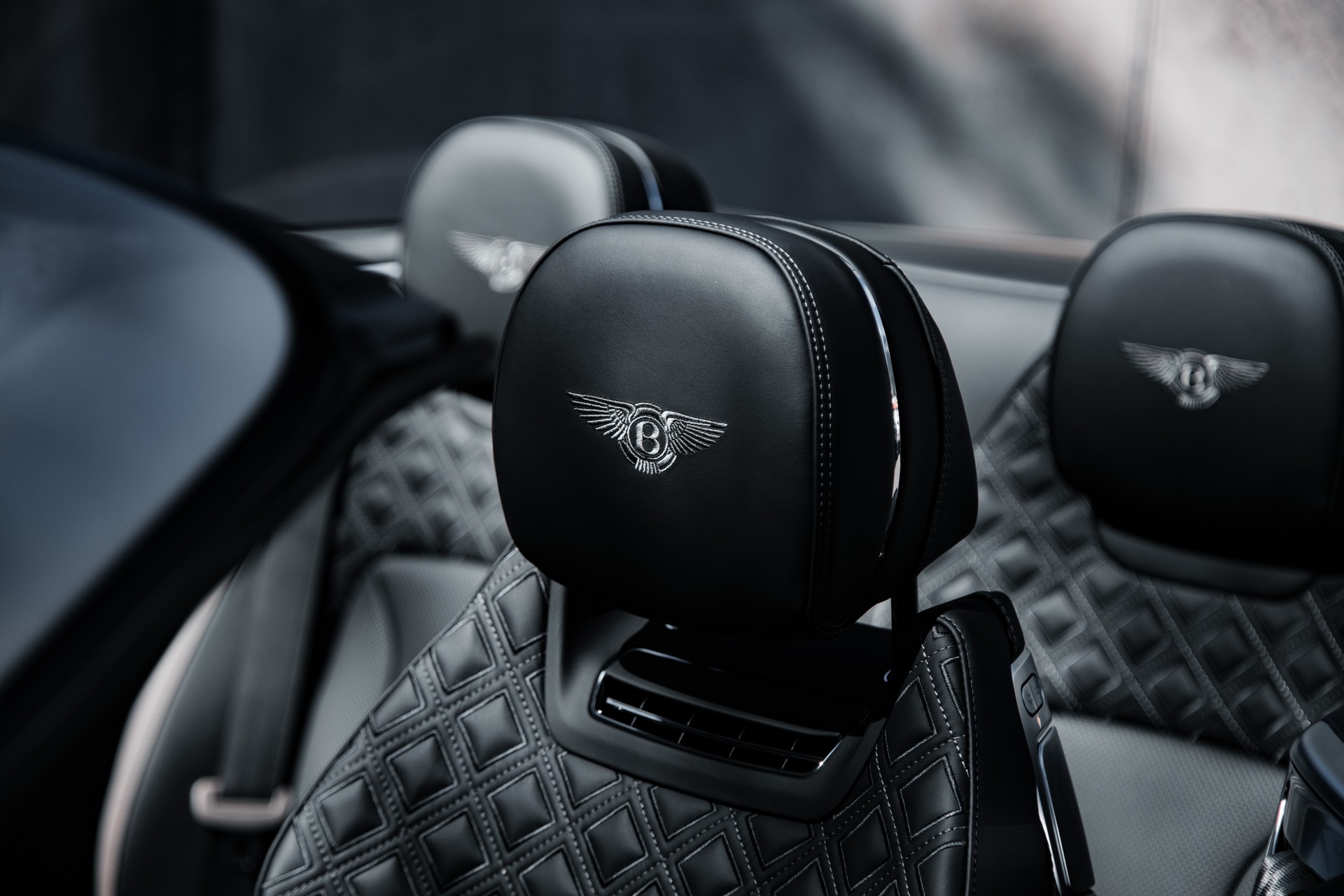 BENTLEY Continental GTC 6.0 W12 Speed-image-25