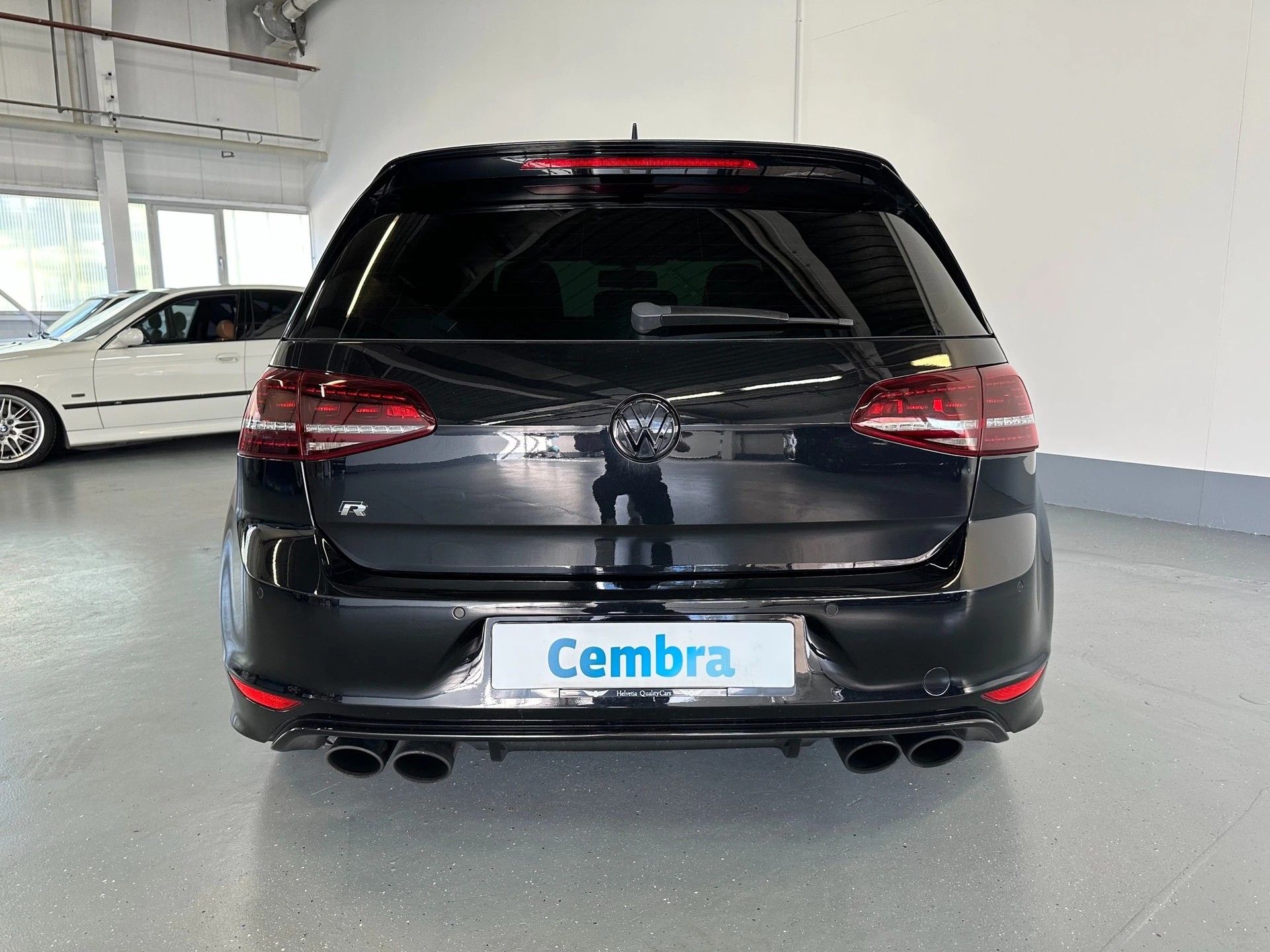 VW Golf 2.0 TSI R 4Motion DSG-image-11