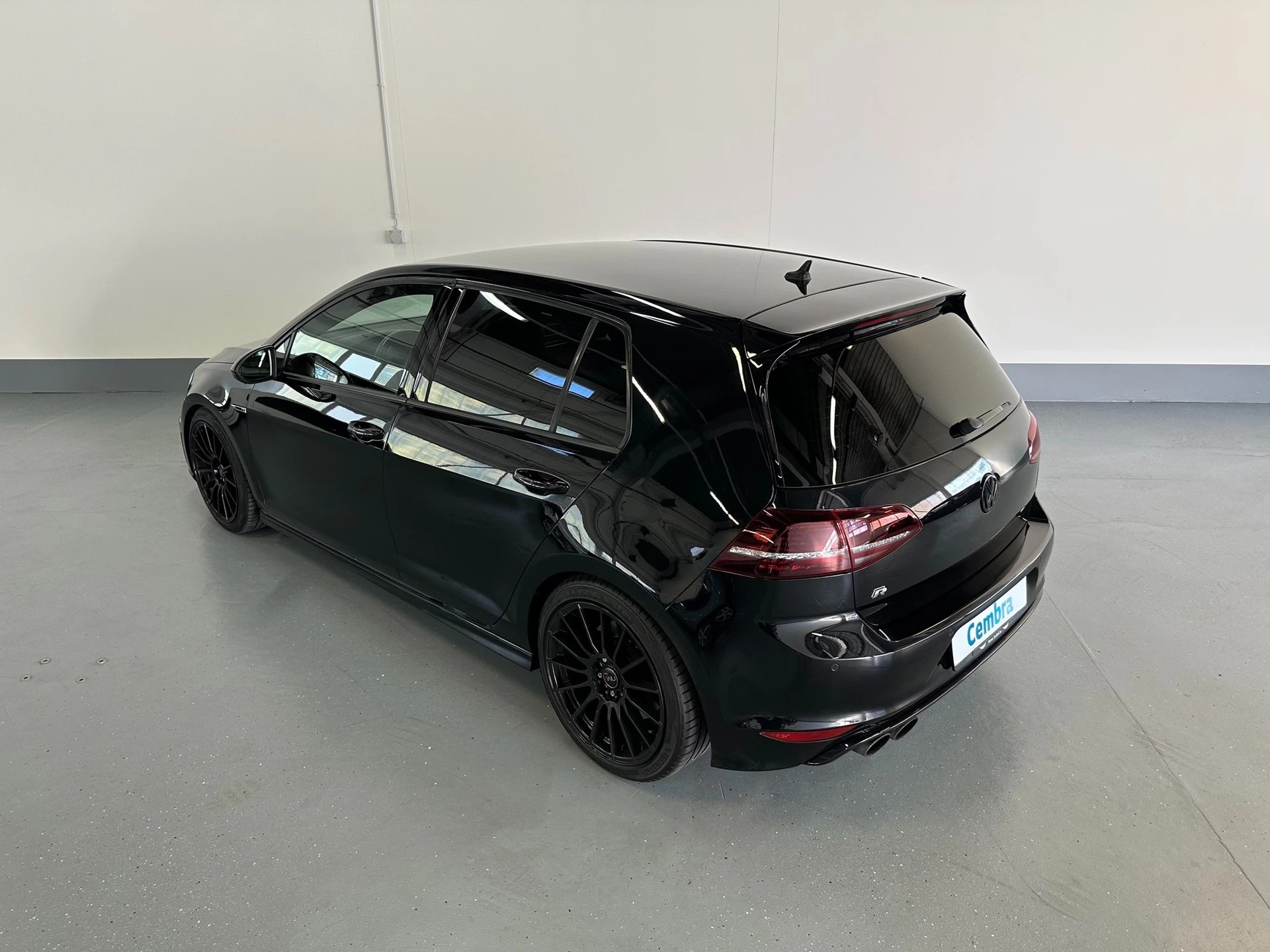 VW Golf 2.0 TSI R 4Motion DSG-image-7