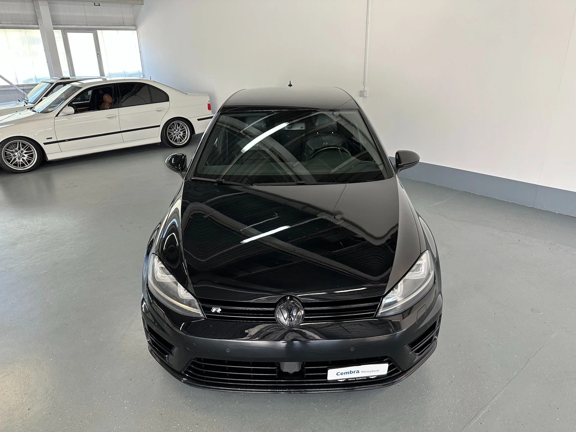 VW Golf 2.0 TSI R 4Motion DSG-image-2