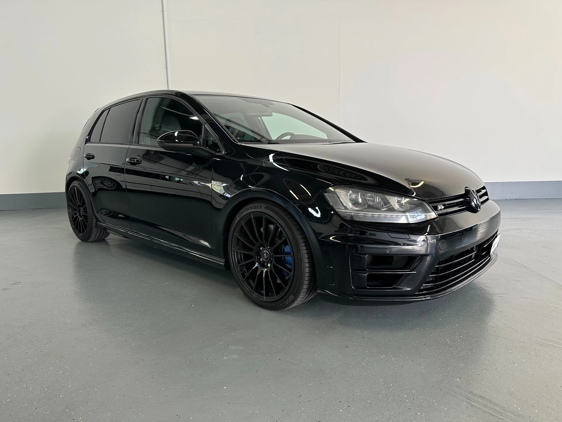 VW Golf 2.0 TSI R 4Motion DSG-image-1
