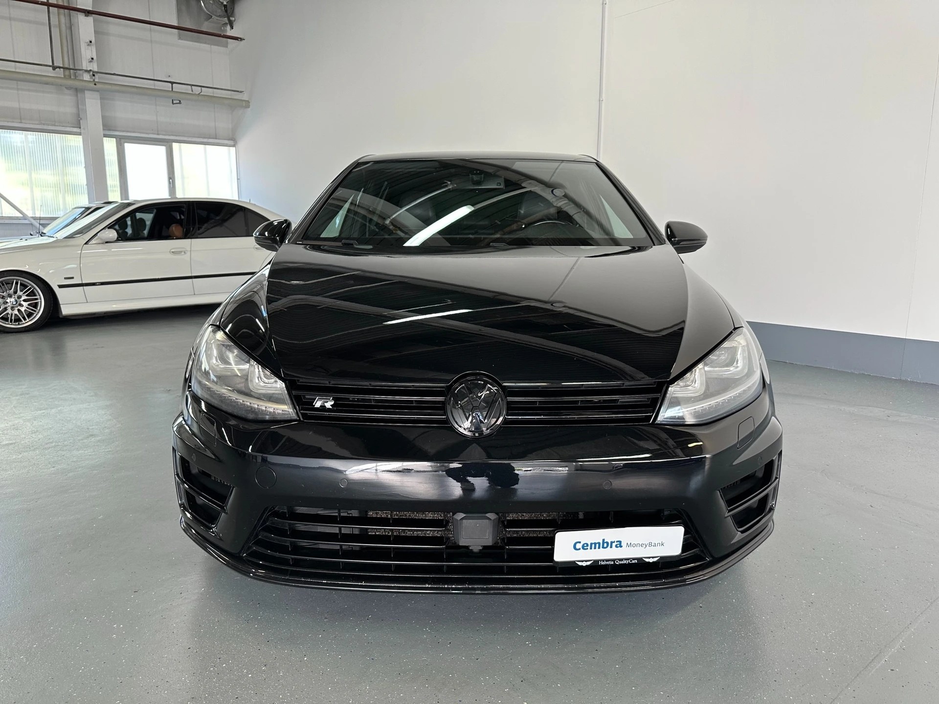 VW Golf 2.0 TSI R 4Motion DSG-image-3