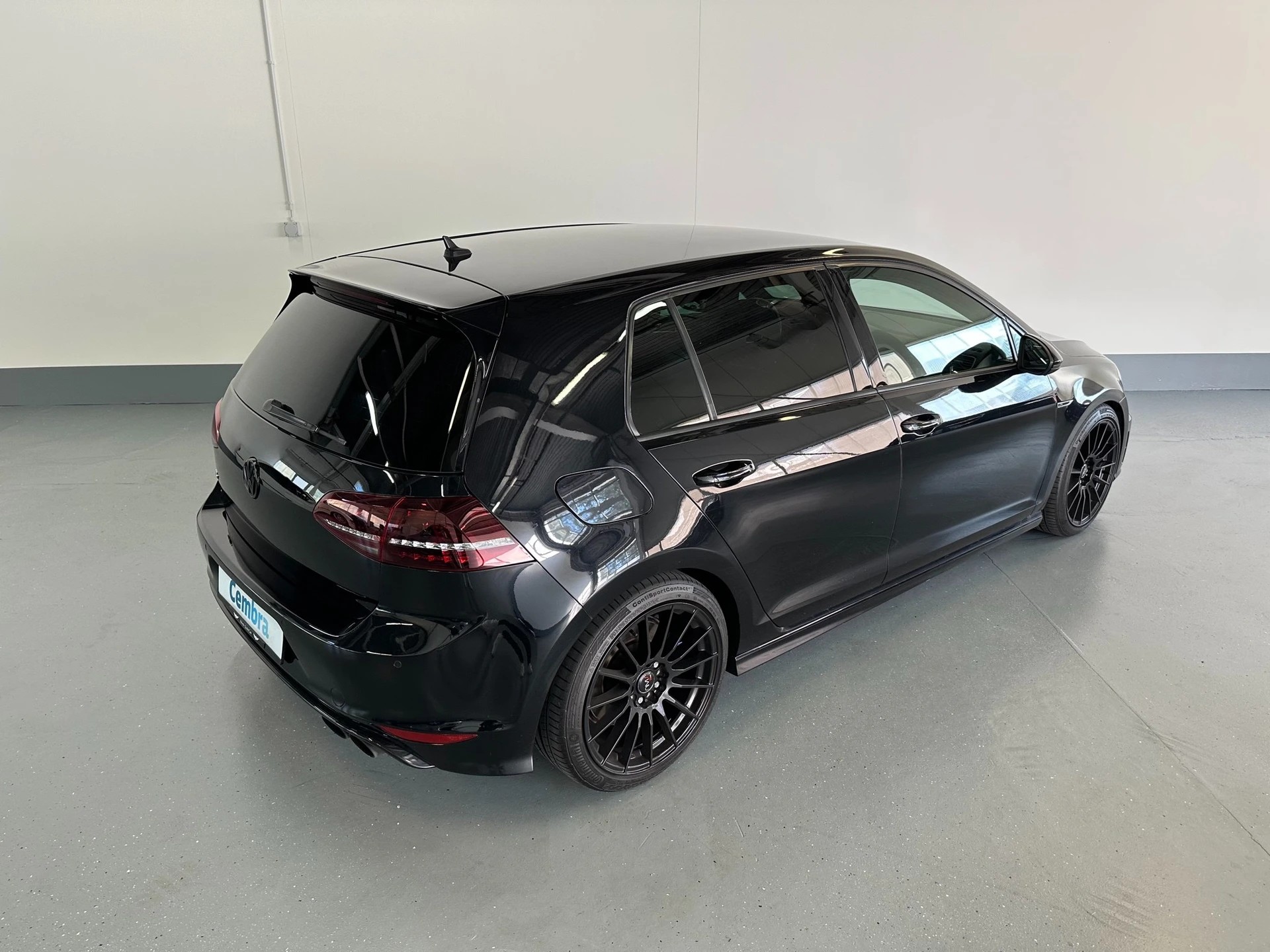 VW Golf 2.0 TSI R 4Motion DSG-image-4