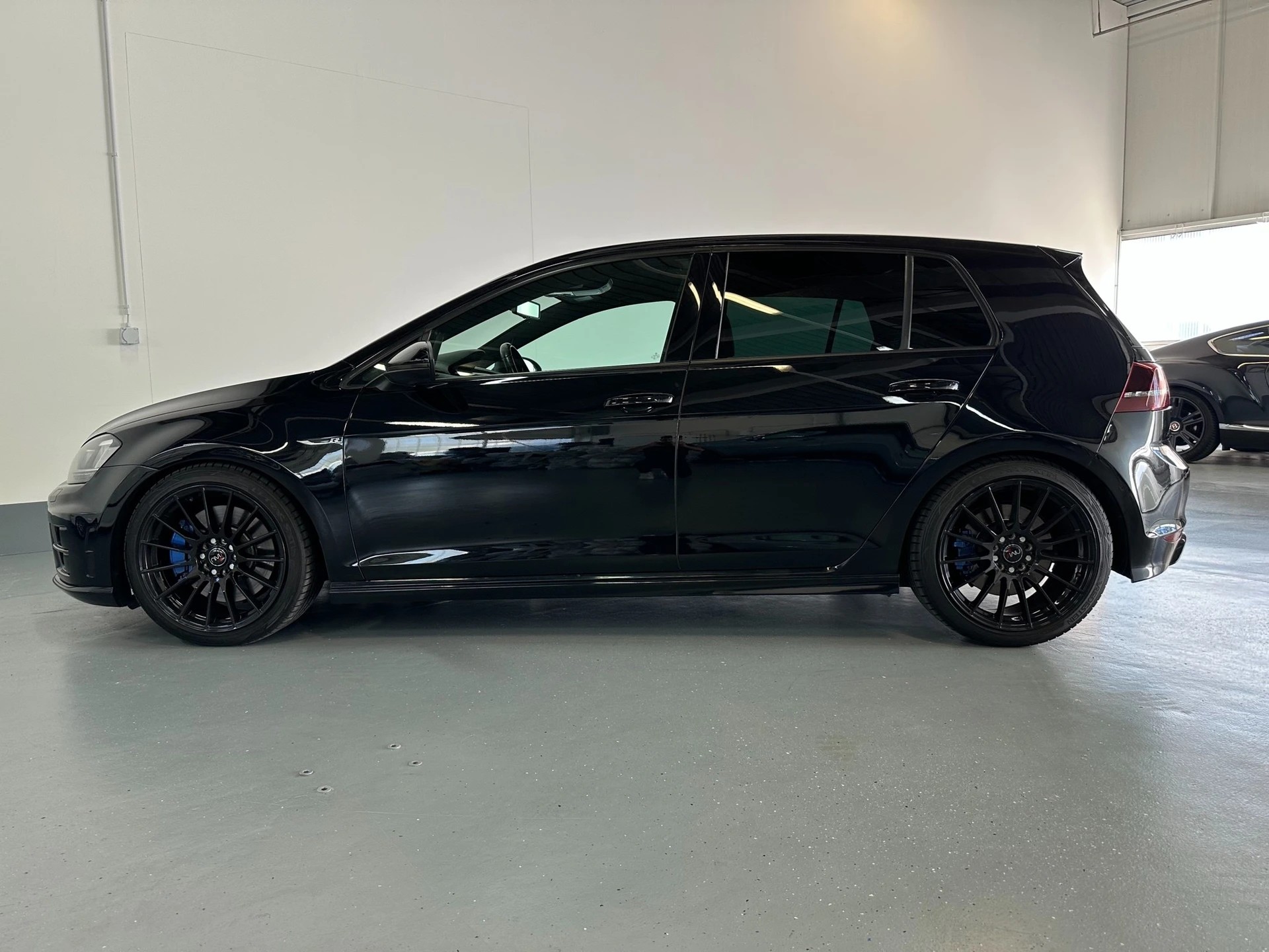 VW Golf 2.0 TSI R 4Motion DSG-image-9