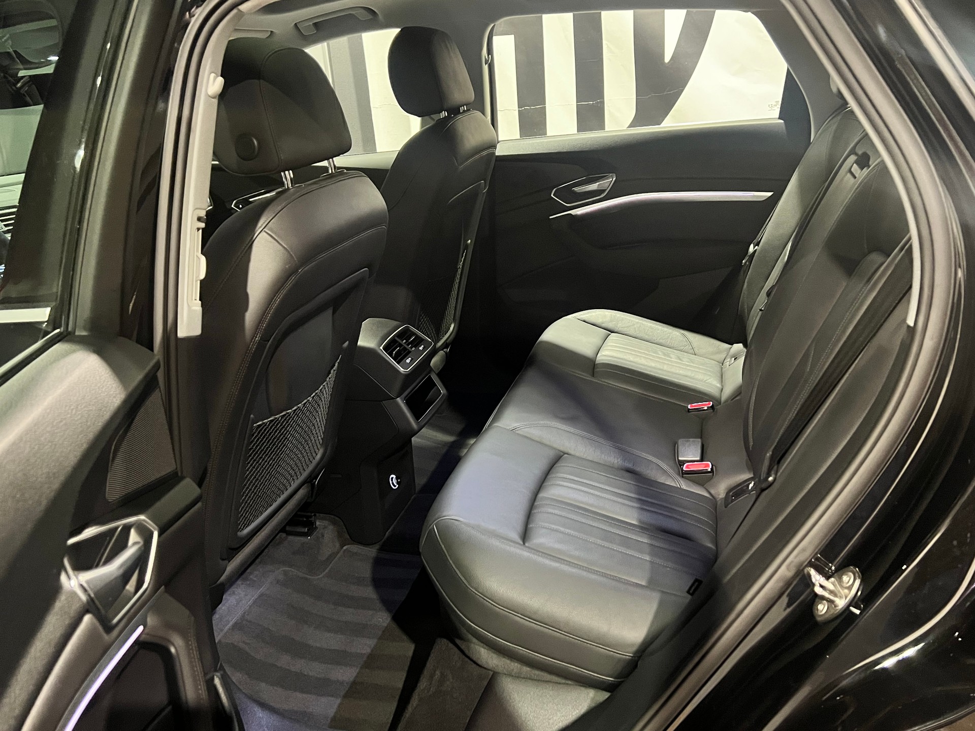 AUDI e-tron 50 Advanced quattro-image-12