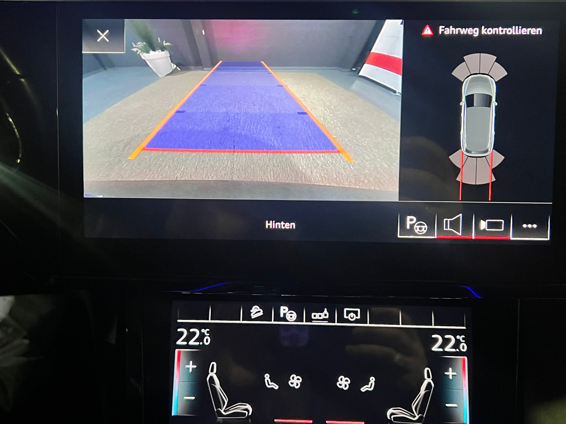 AUDI e-tron 50 Advanced quattro-image-8