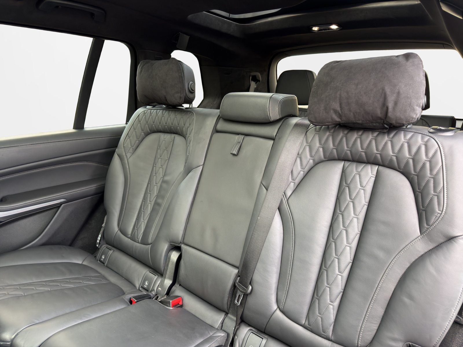 BMW X7 xDrive 48V 40i Steptronic-image-18
