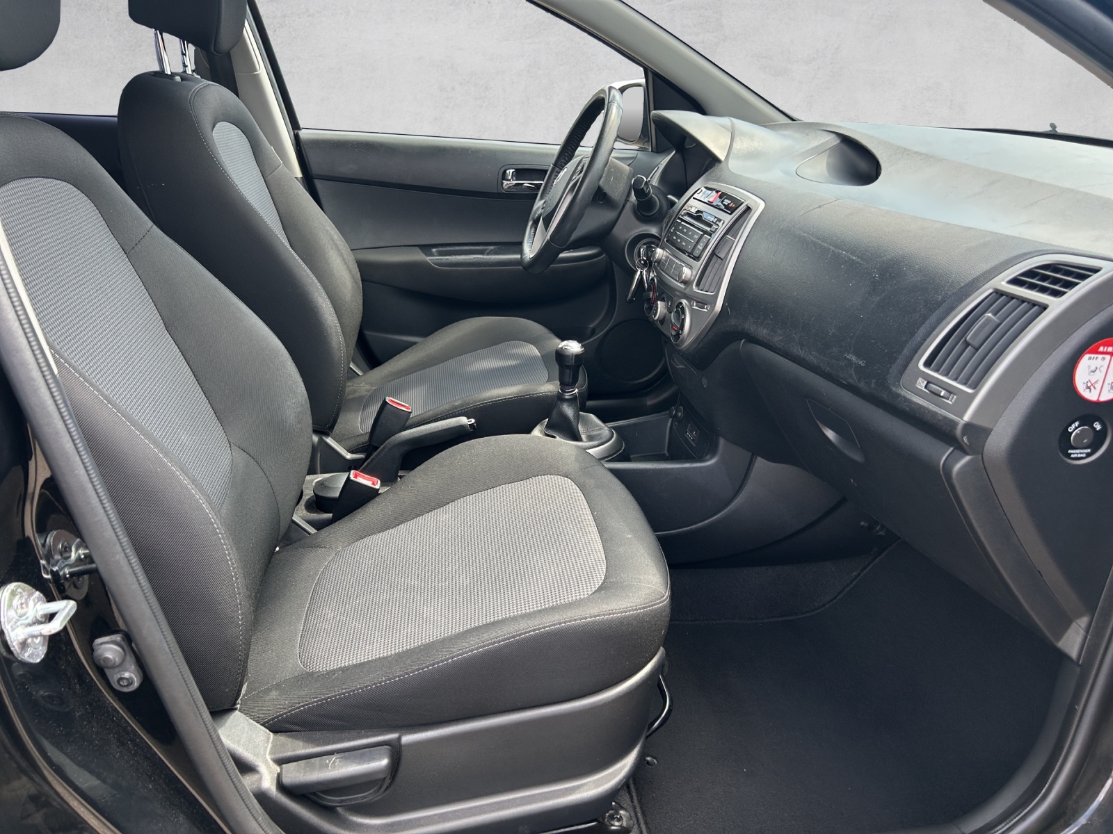 HYUNDAI i20 1.2 Comfort-image-8