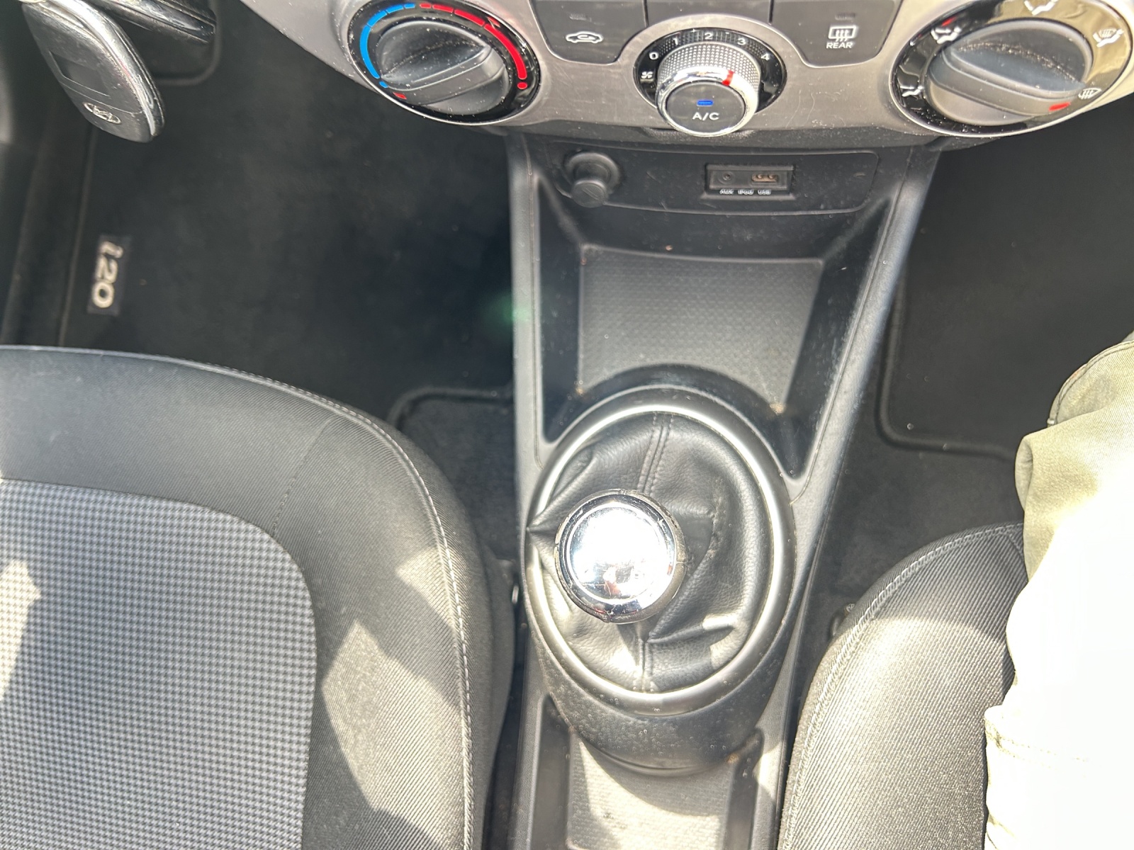HYUNDAI i20 1.2 Comfort-image-13