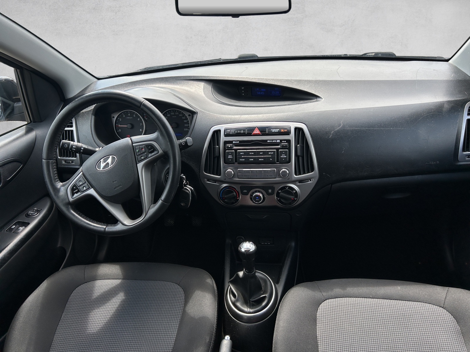 HYUNDAI i20 1.2 Comfort-image-9