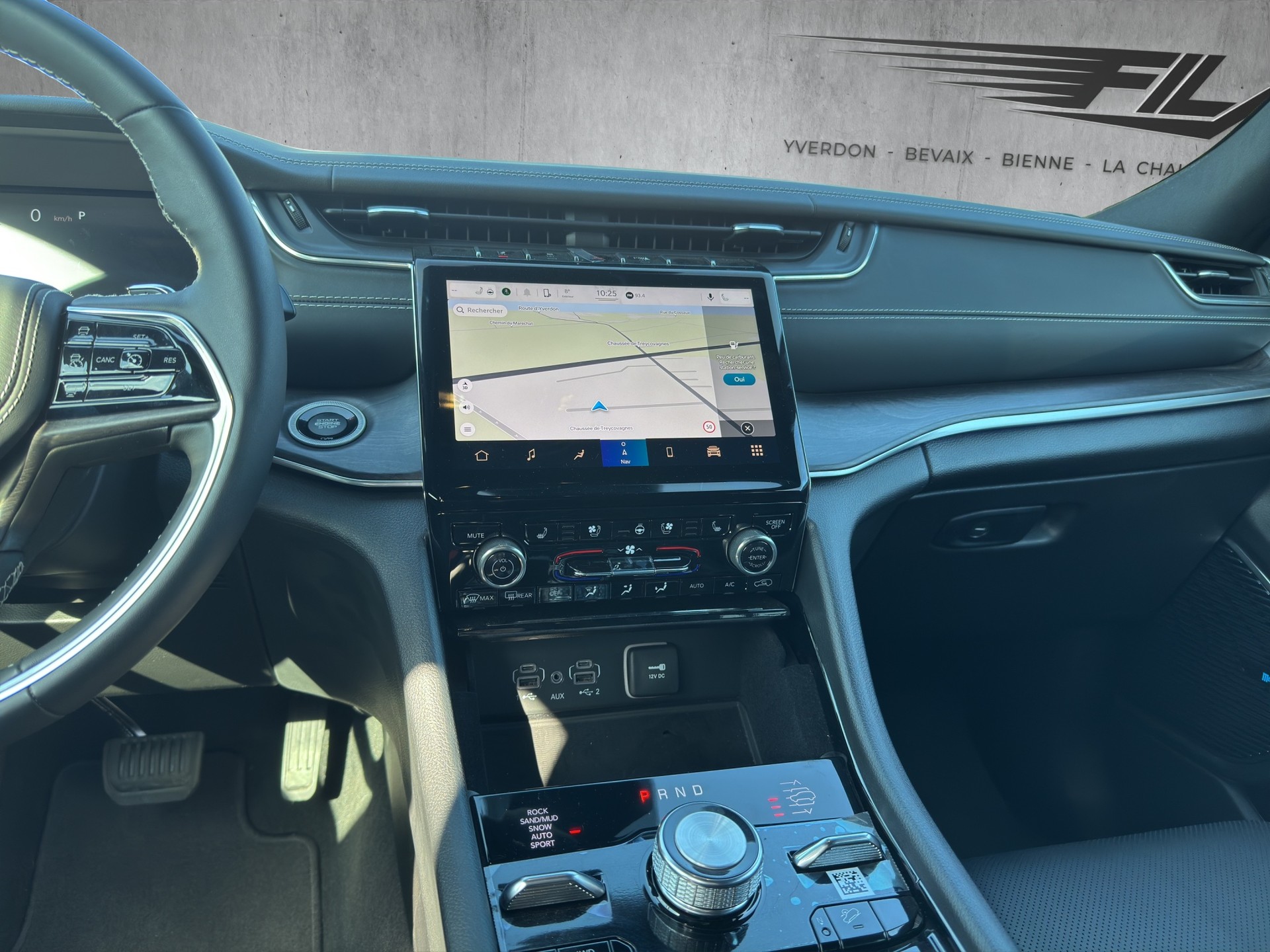JEEP Grand Cherokee 5.7 364cv V8 Overlan-image-9