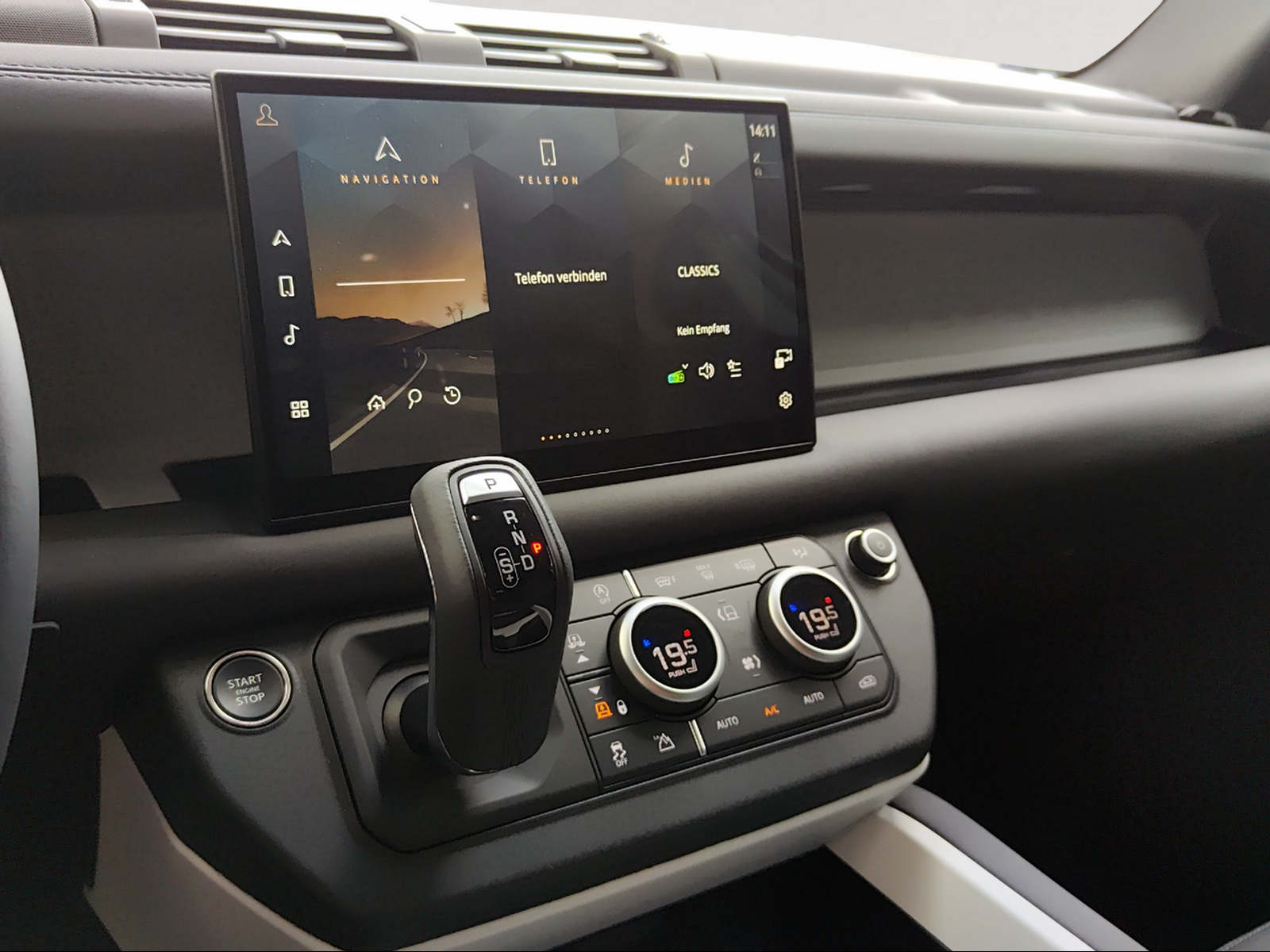 LAND ROVER Defender 110 3.0 D I6 250 S AWD AT8-image-18