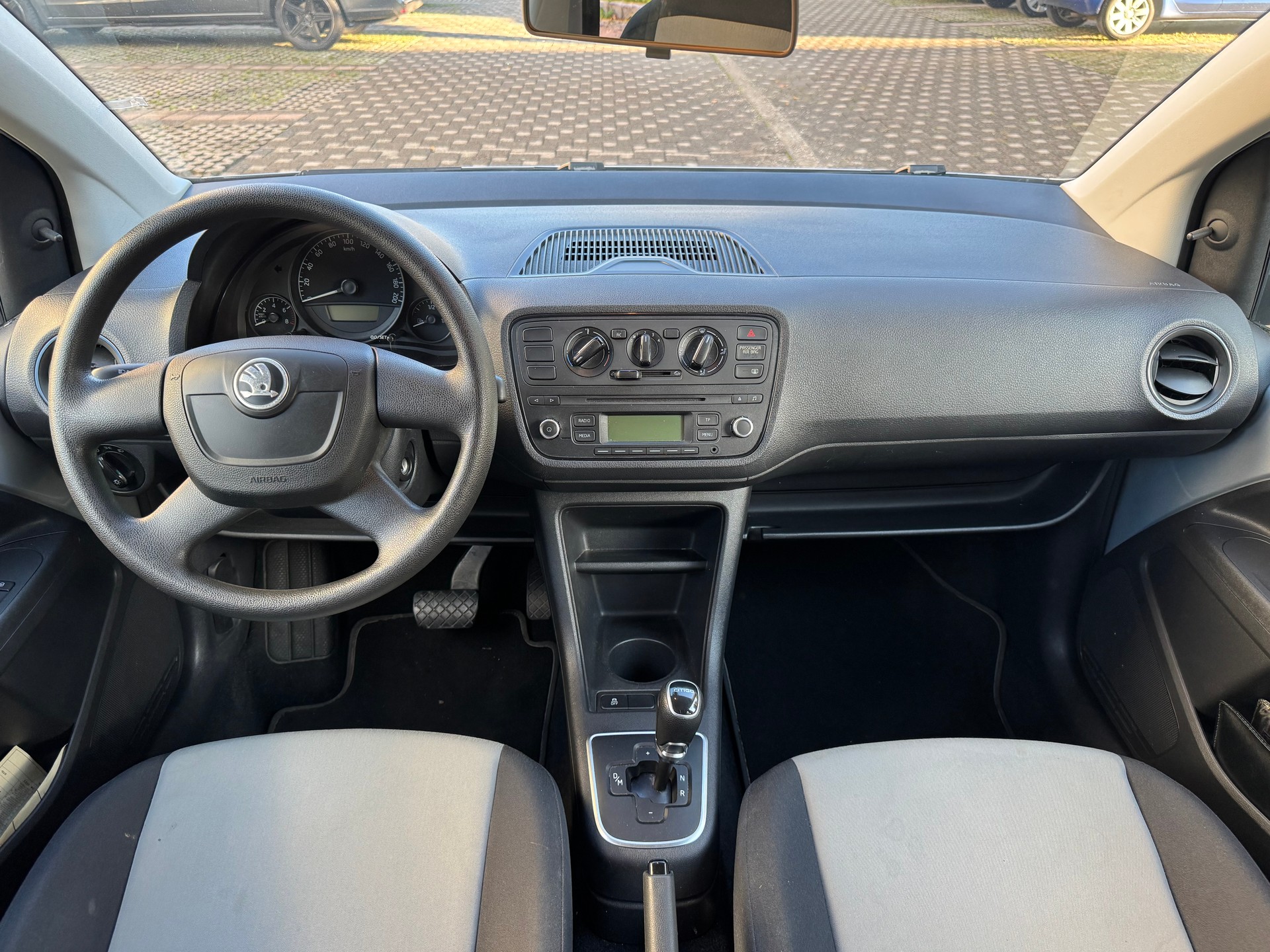 SKODA Citigo 1.0 Ambition ASG-image-8