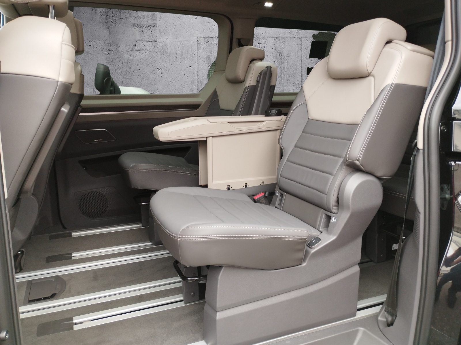 VW Multivan 2.0 TDI Style DSG Lang-image-7