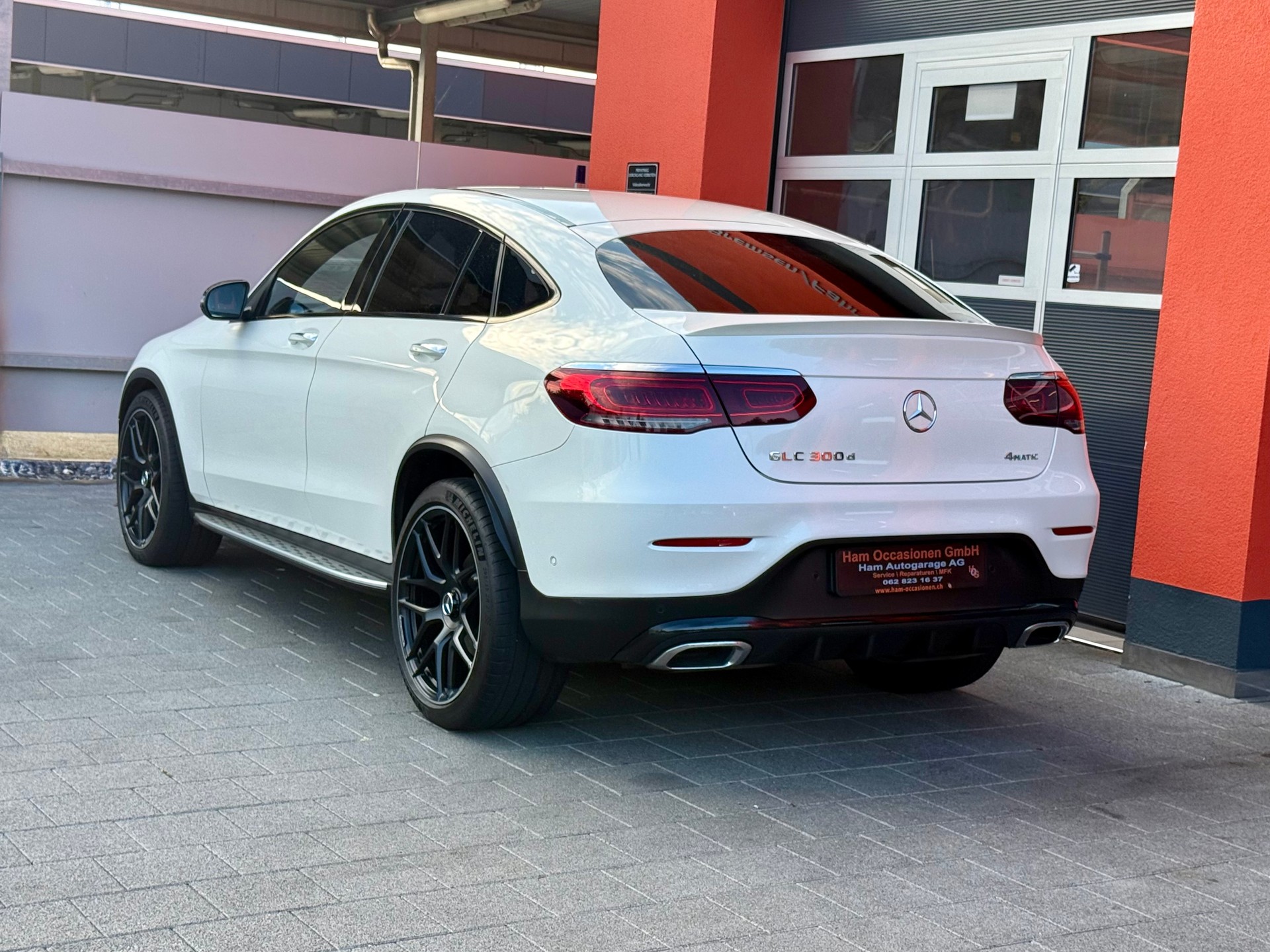 MERCEDES-BENZ GLC Coupé 300 d AMG Line 4Matic 9G-Tronic-showroom-element-2