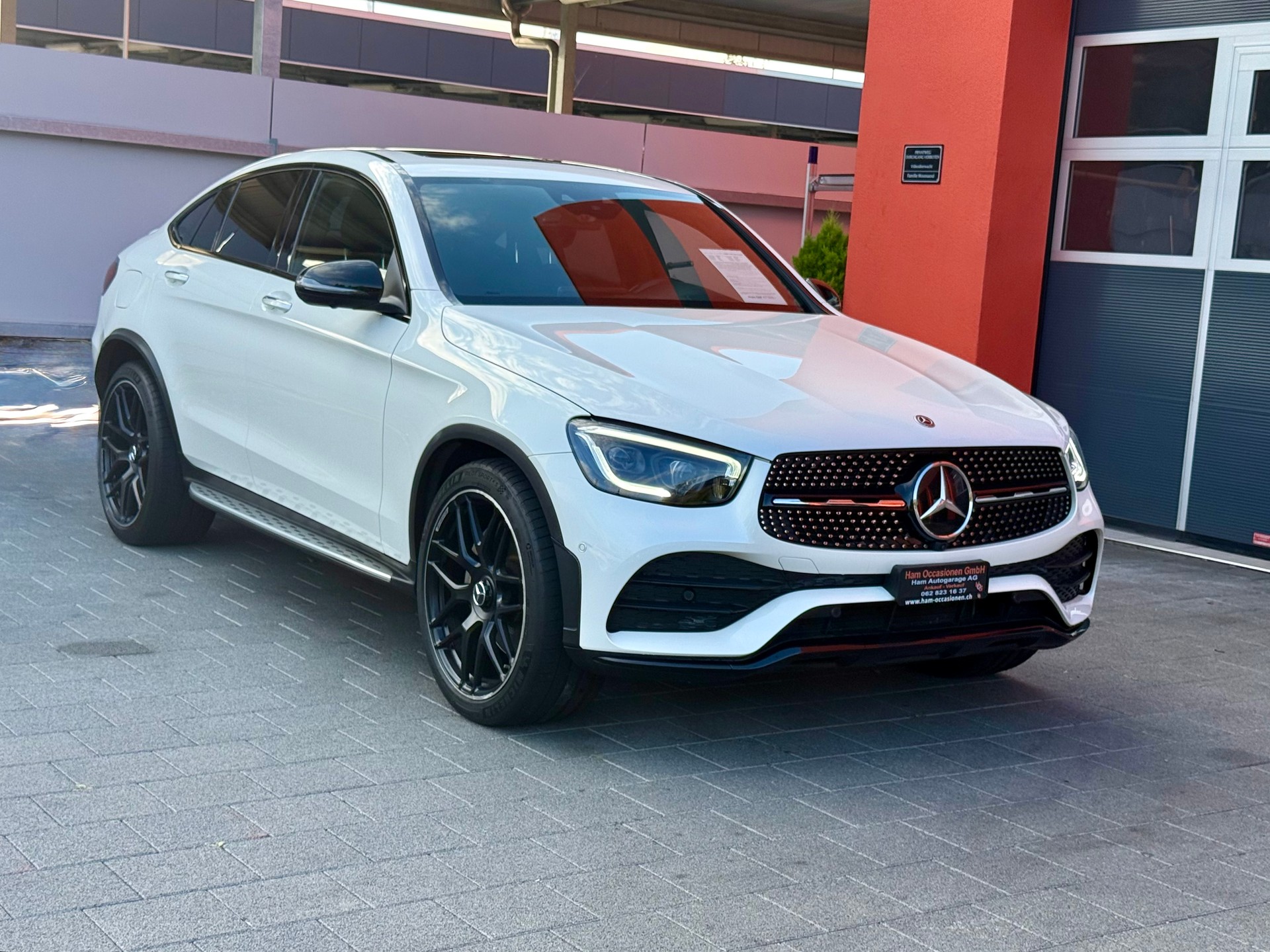 MERCEDES-BENZ GLC Coupé 300 d AMG Line 4Matic 9G-Tronic-image-4