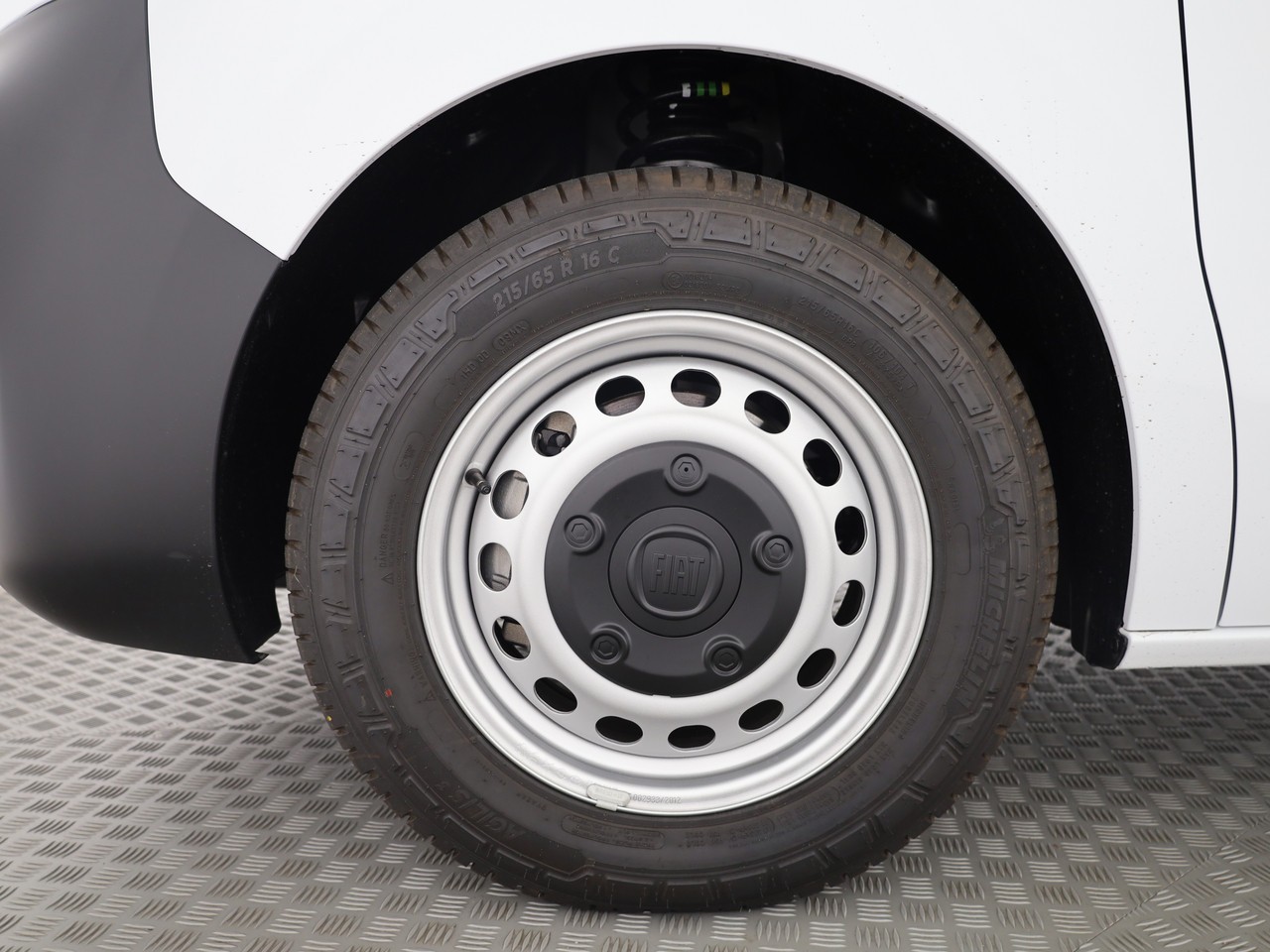 FIAT PRO E-SCUDO 50kWh L2 Swiss Edition-image-4
